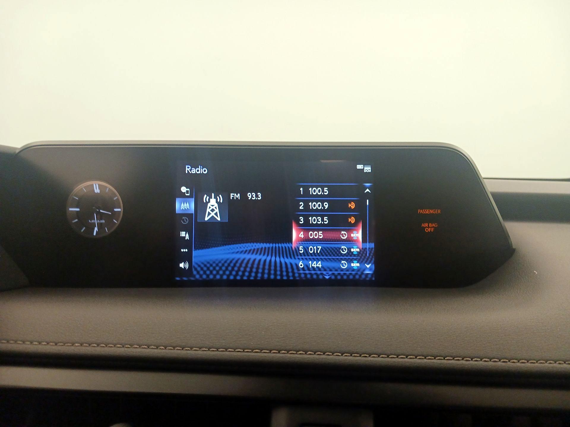 Thumbnail: 2021 Lexus UX - 16