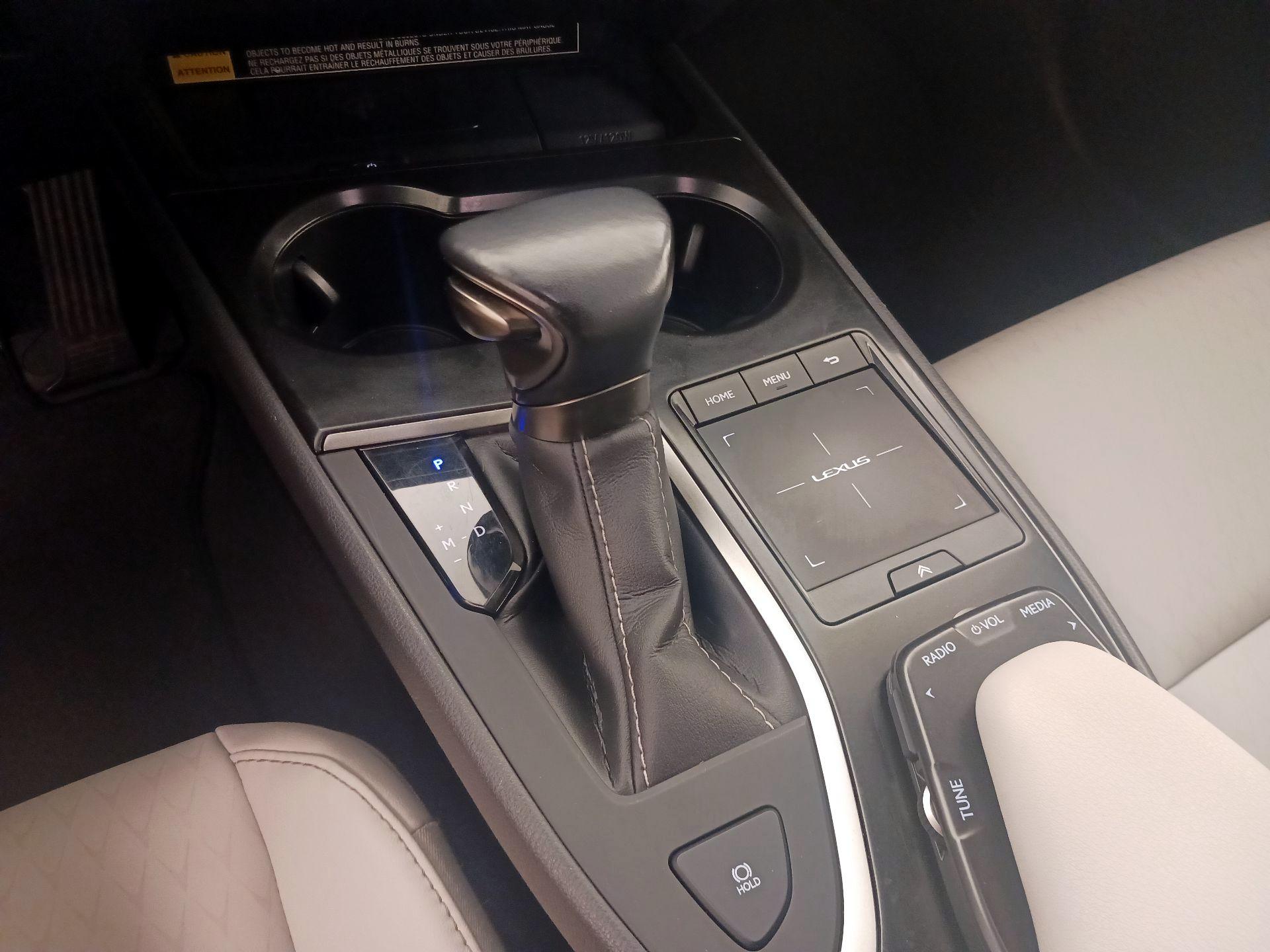 Thumbnail: 2021 Lexus UX - 18