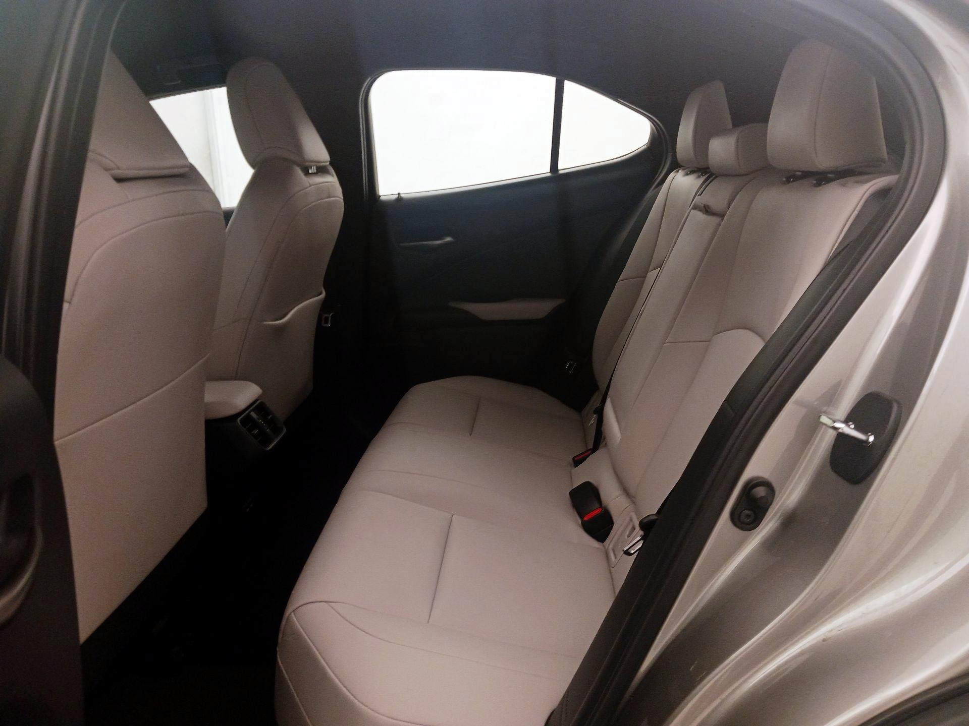 Thumbnail: 2021 Lexus UX - 20