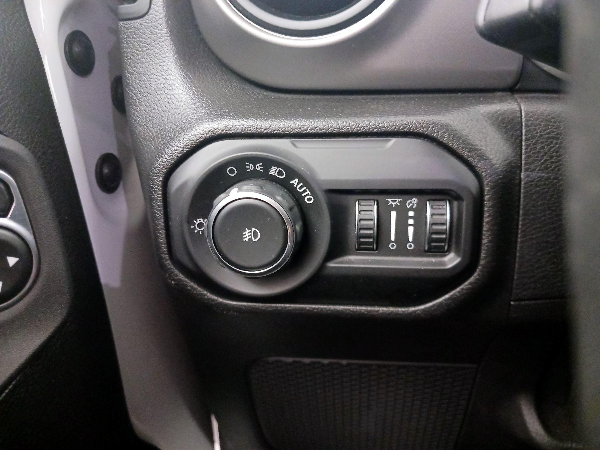 Thumbnail: 2021 Jeep Wrangler - 13