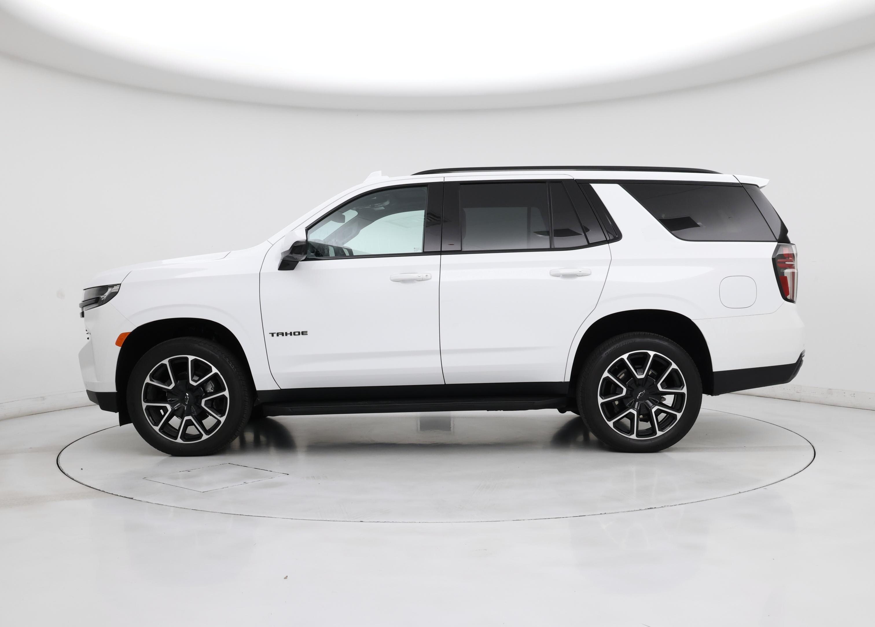 Thumbnail: 2024 Chevrolet Tahoe - 3