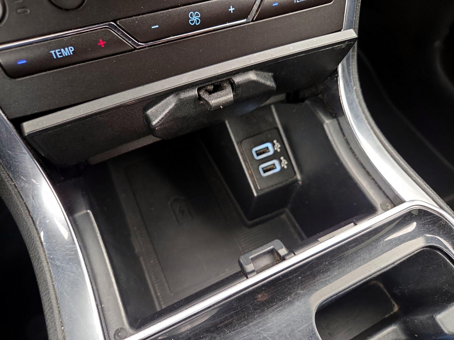 Thumbnail: 2020 Ford Edge - 19