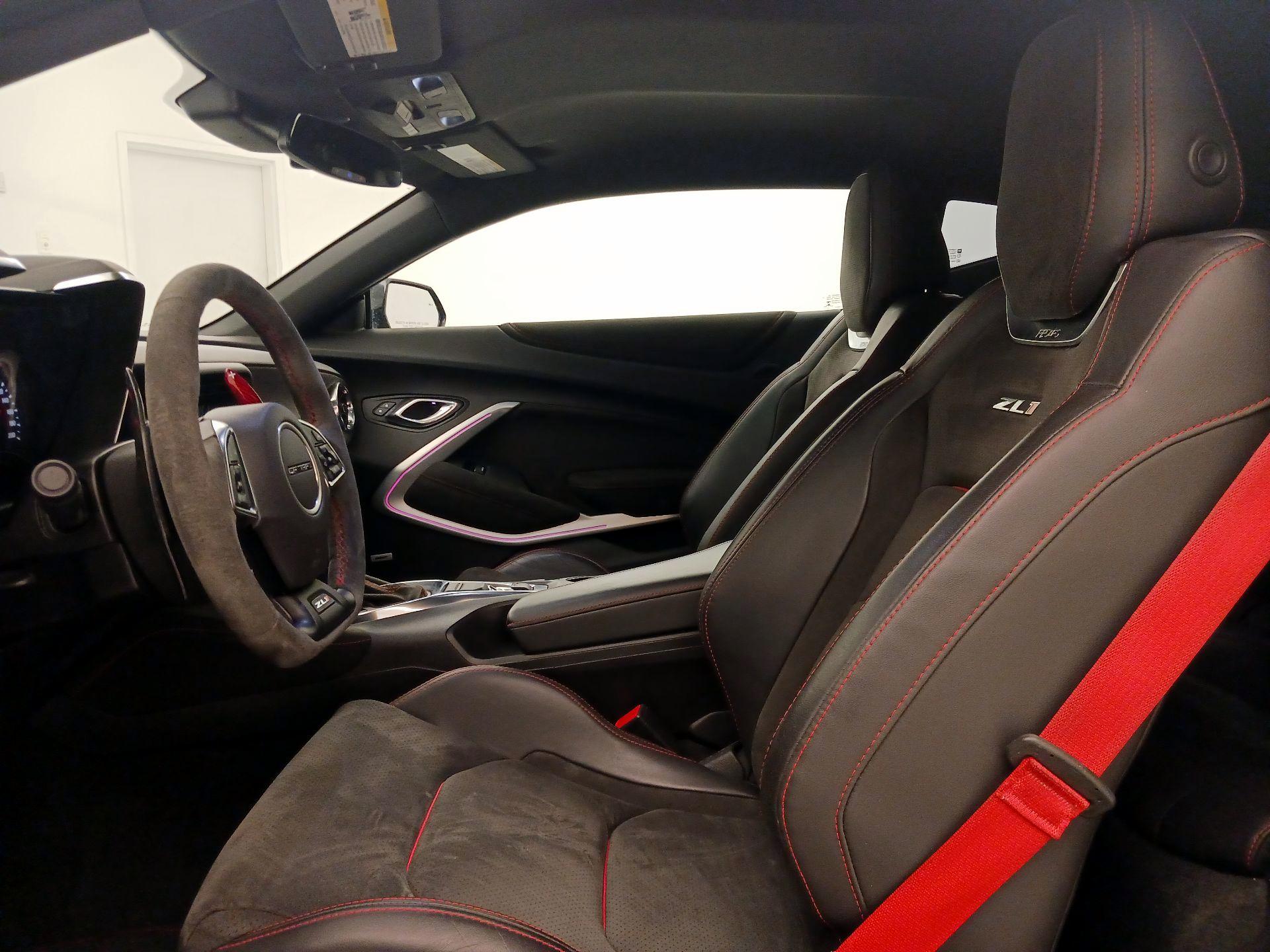 Thumbnail: 2018 Chevrolet Camaro - 11