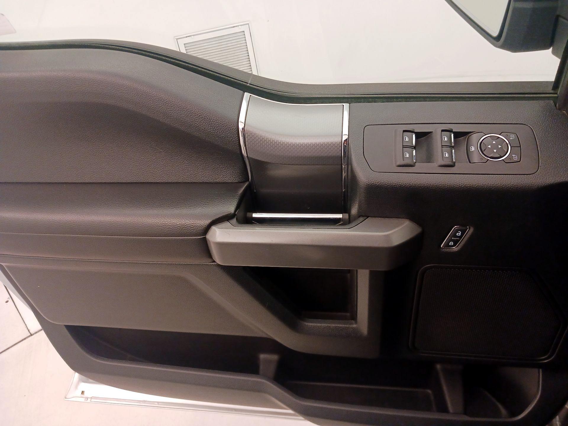 Thumbnail: 2016 Ford F-150 - 12