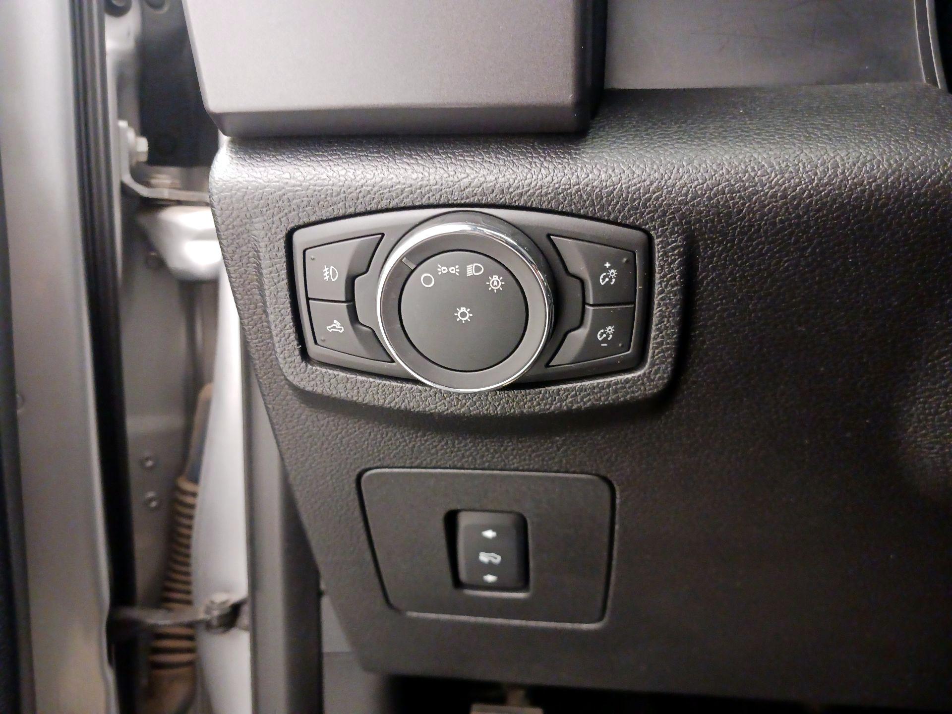 Thumbnail: 2016 Ford F-150 - 13