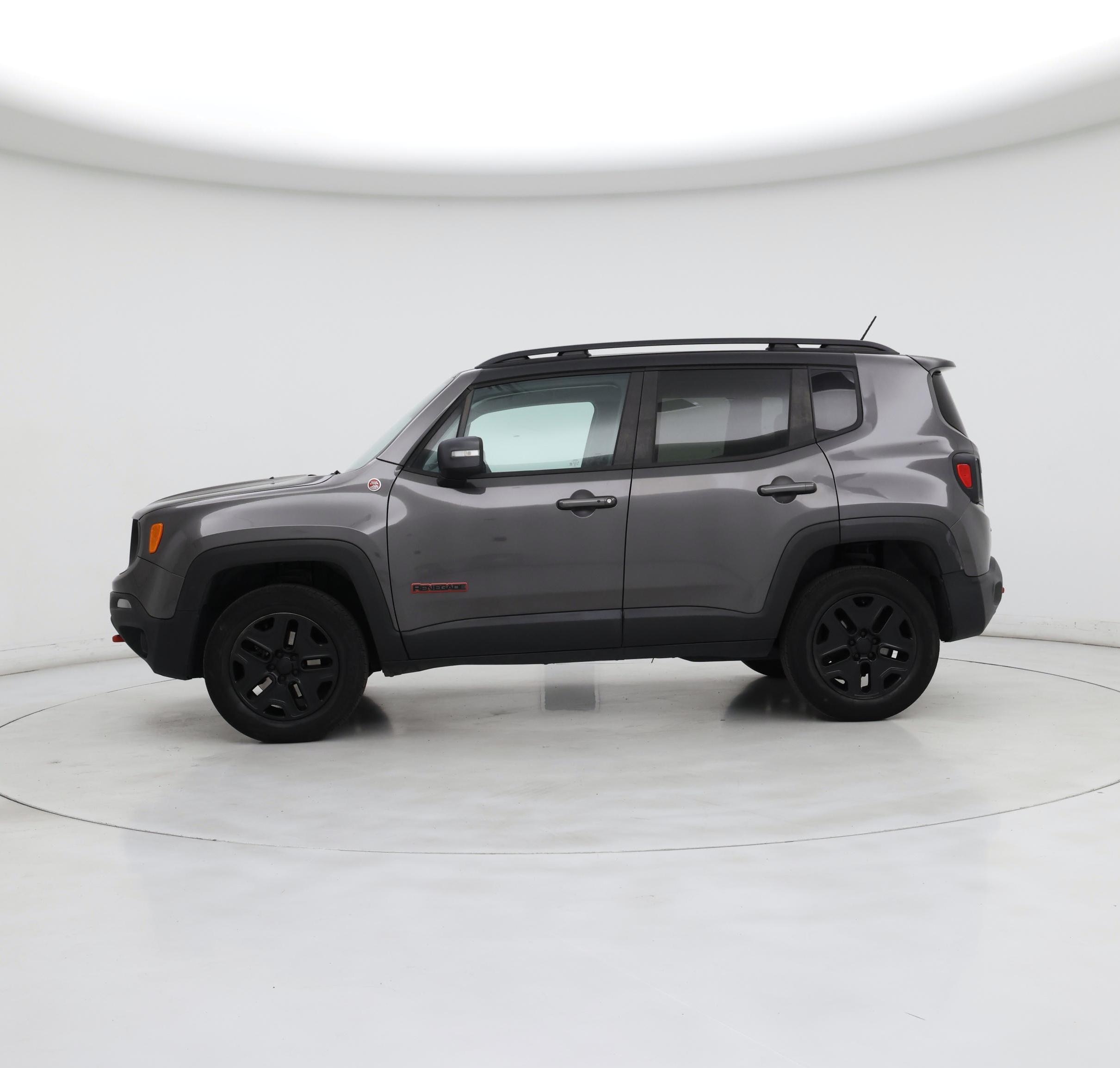 Thumbnail: 2016 Jeep Renegade - 3