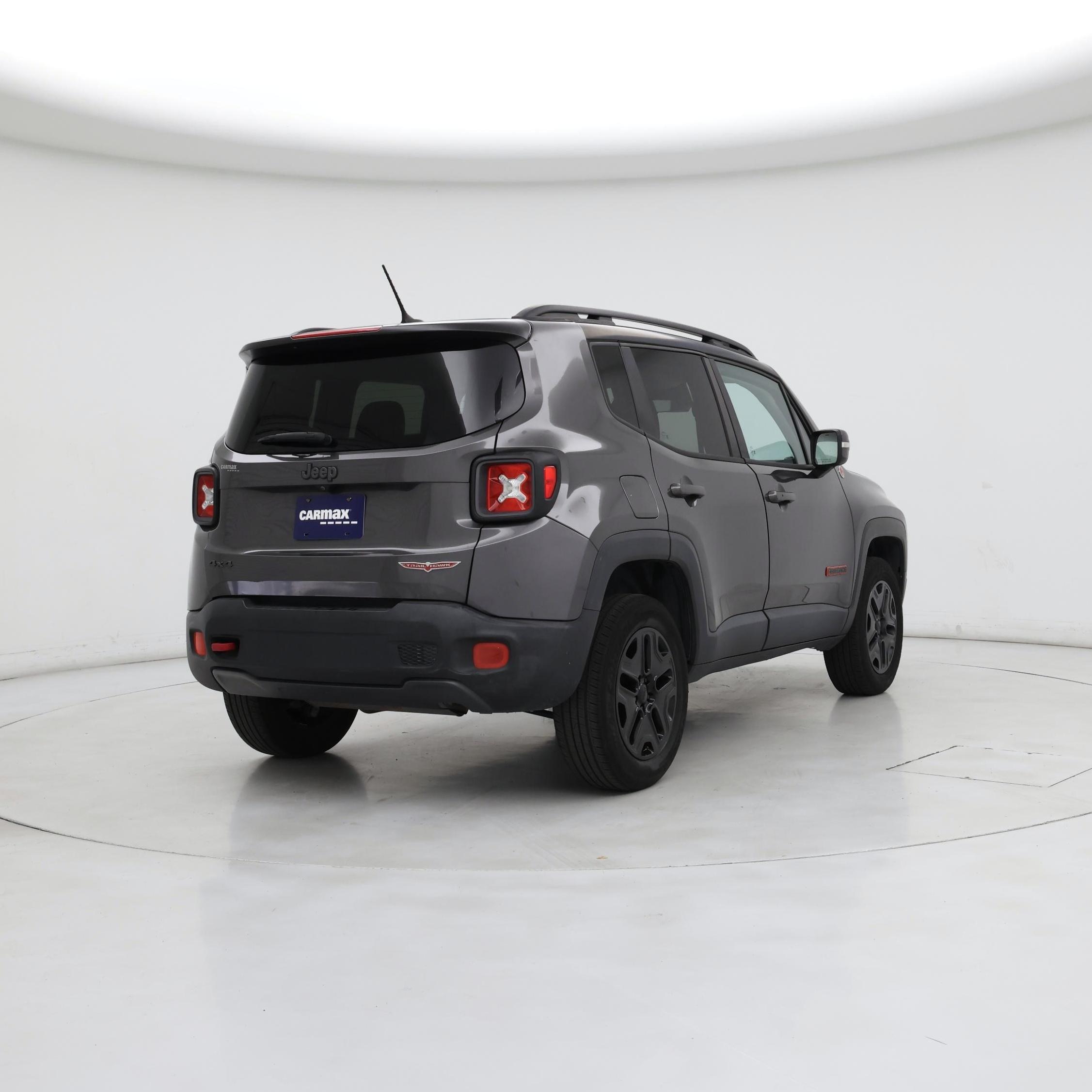 Thumbnail: 2016 Jeep Renegade - 8