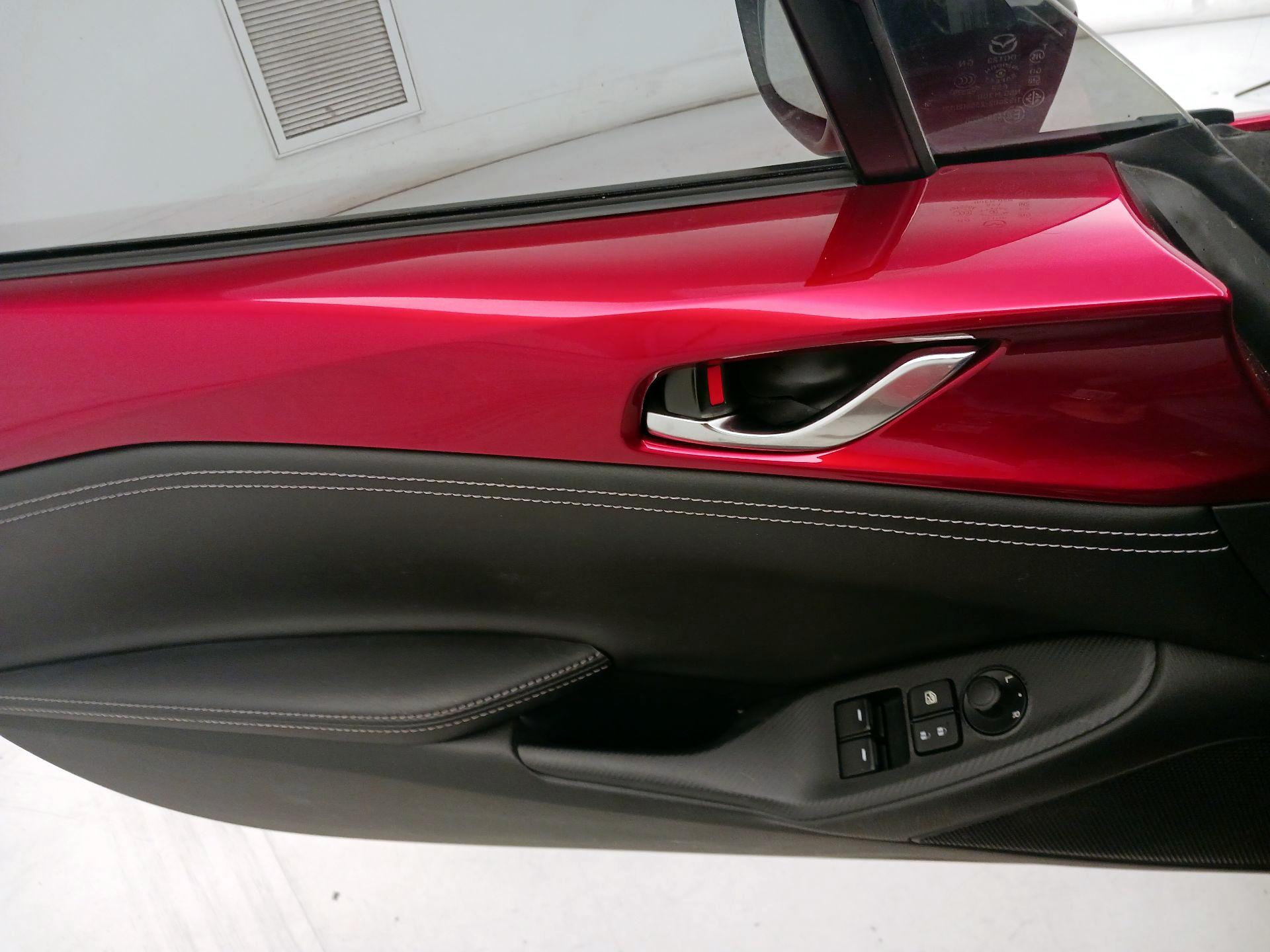 Thumbnail: 2021 Mazda MX-5 Miata - 12
