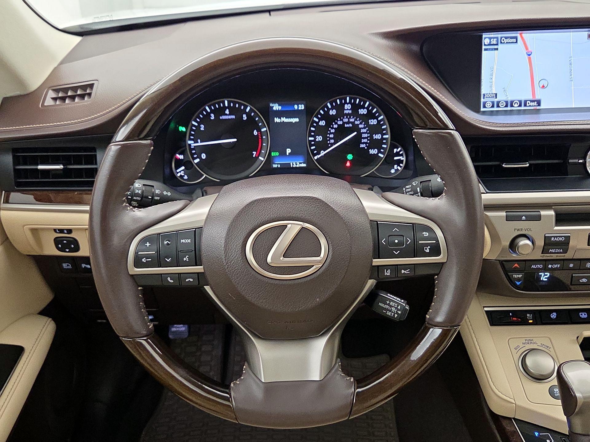 Thumbnail: 2016 Lexus ES - 10