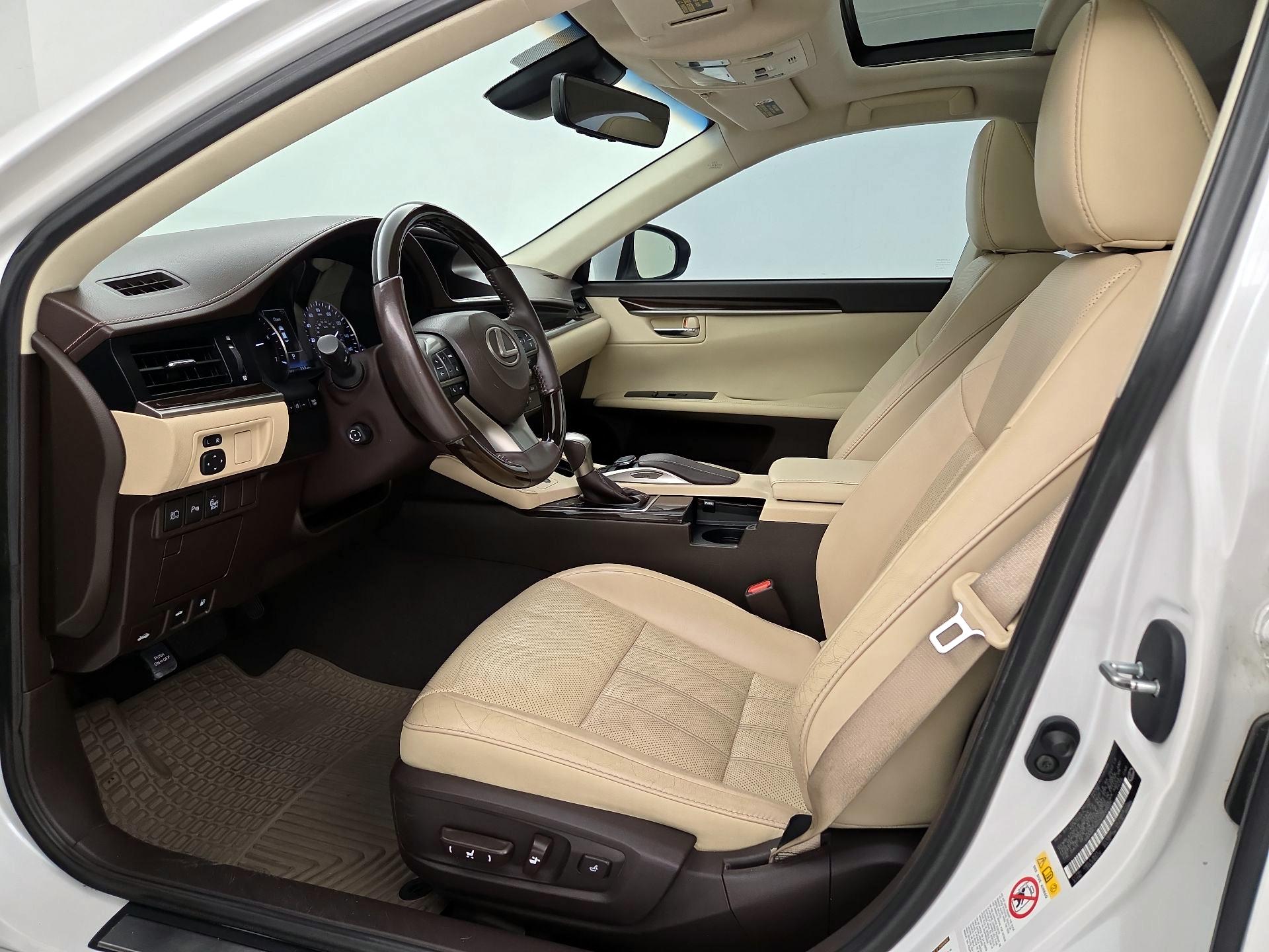 Thumbnail: 2016 Lexus ES - 11