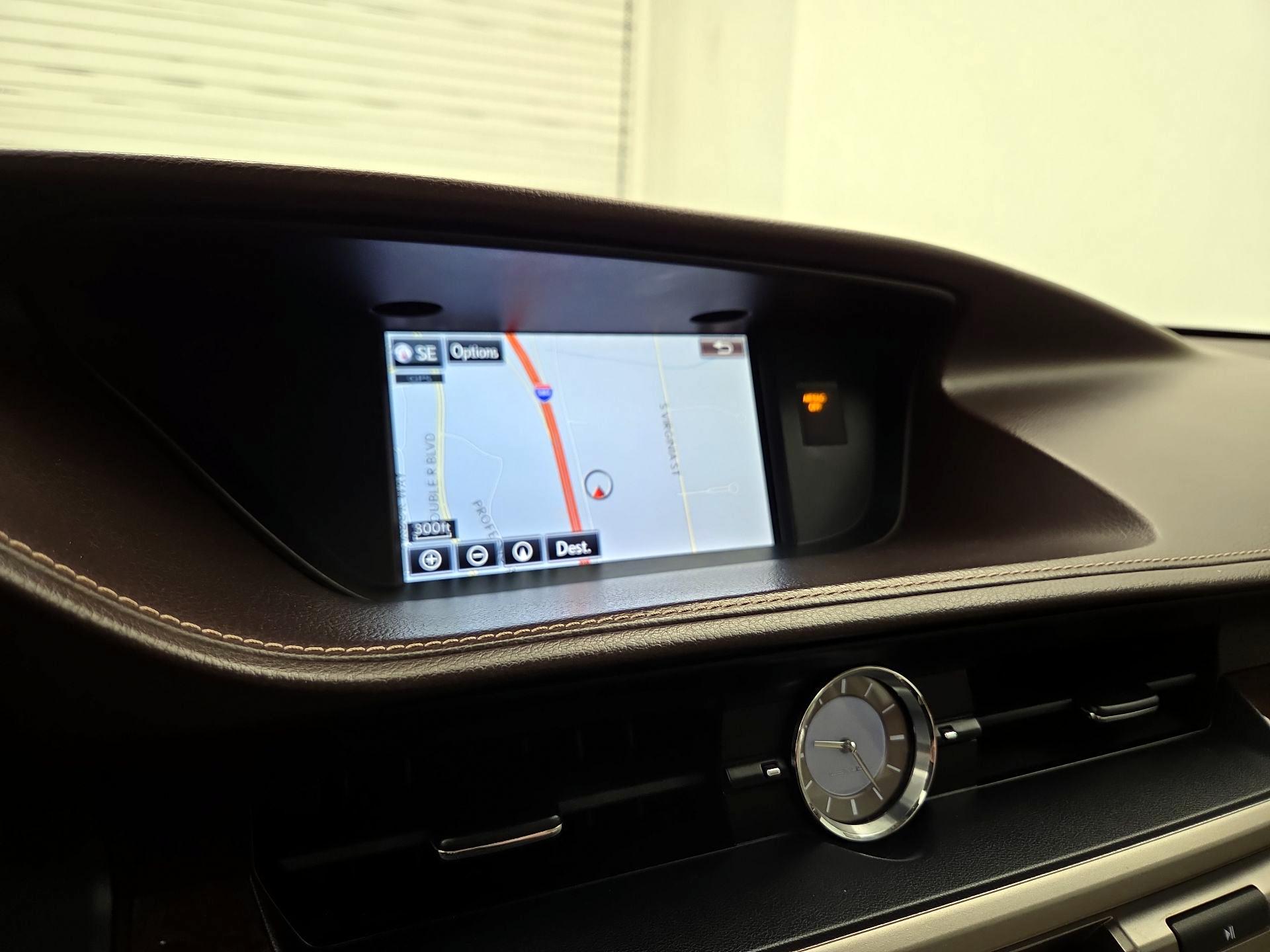 Thumbnail: 2016 Lexus ES - 14