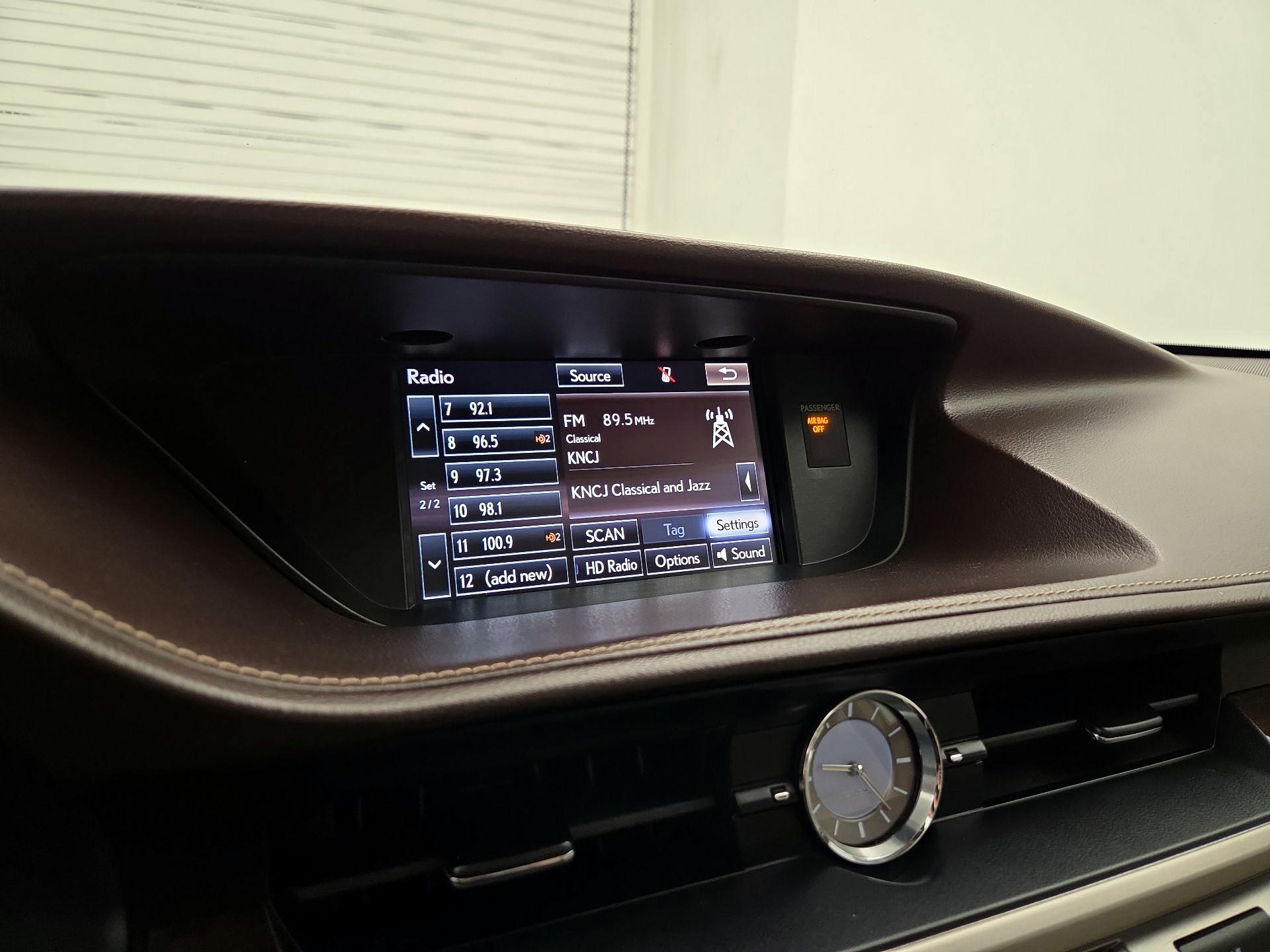 Thumbnail: 2016 Lexus ES - 16