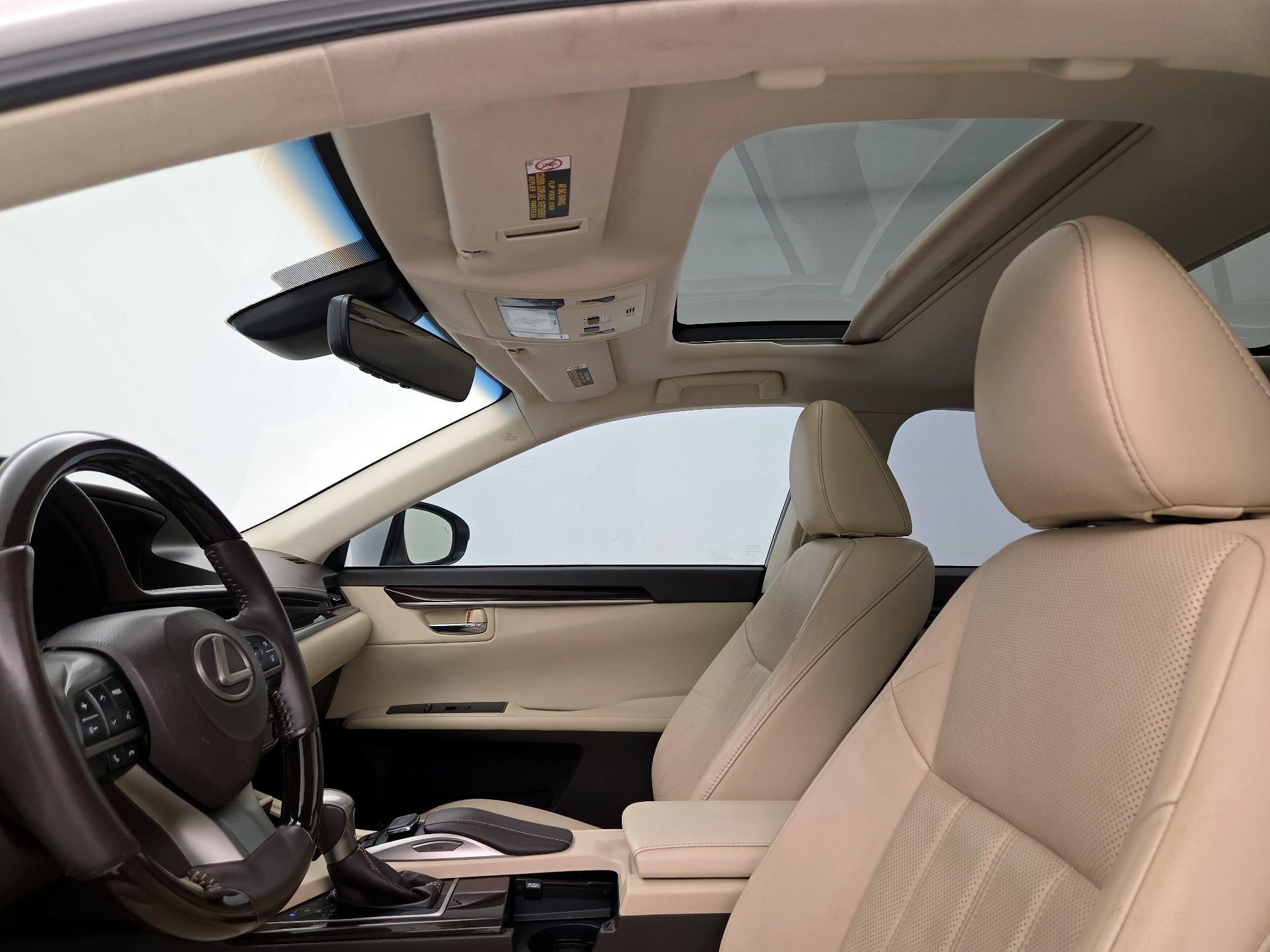 Thumbnail: 2016 Lexus ES - 19