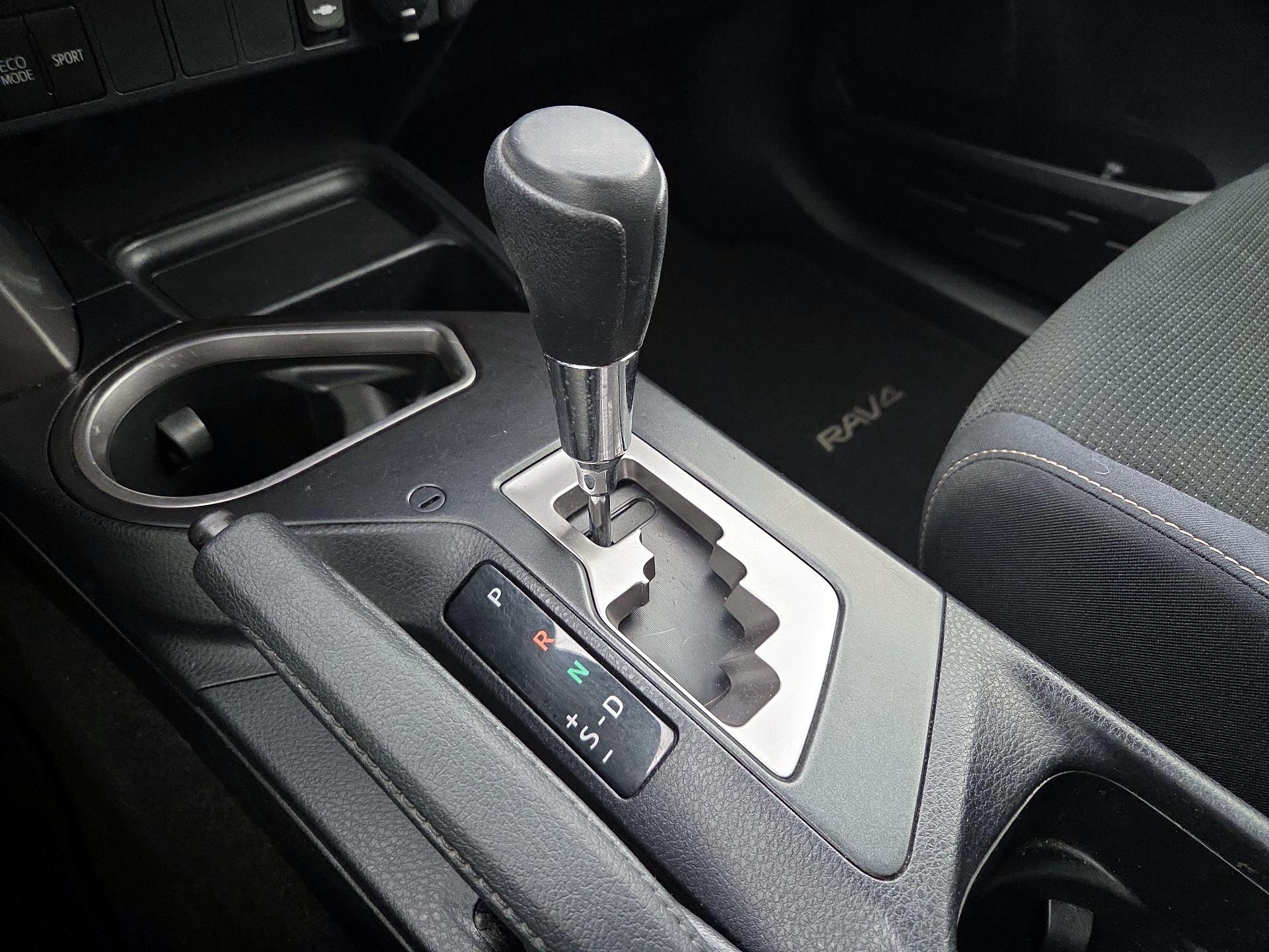 Thumbnail: 2016 Toyota RAV4 - 17