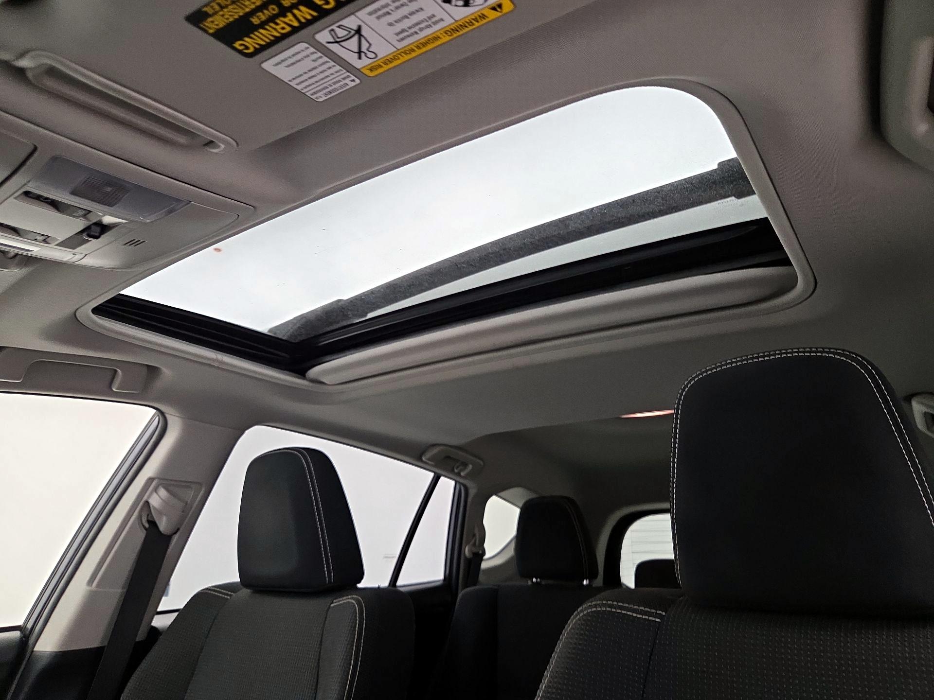 Thumbnail: 2016 Toyota RAV4 - 19