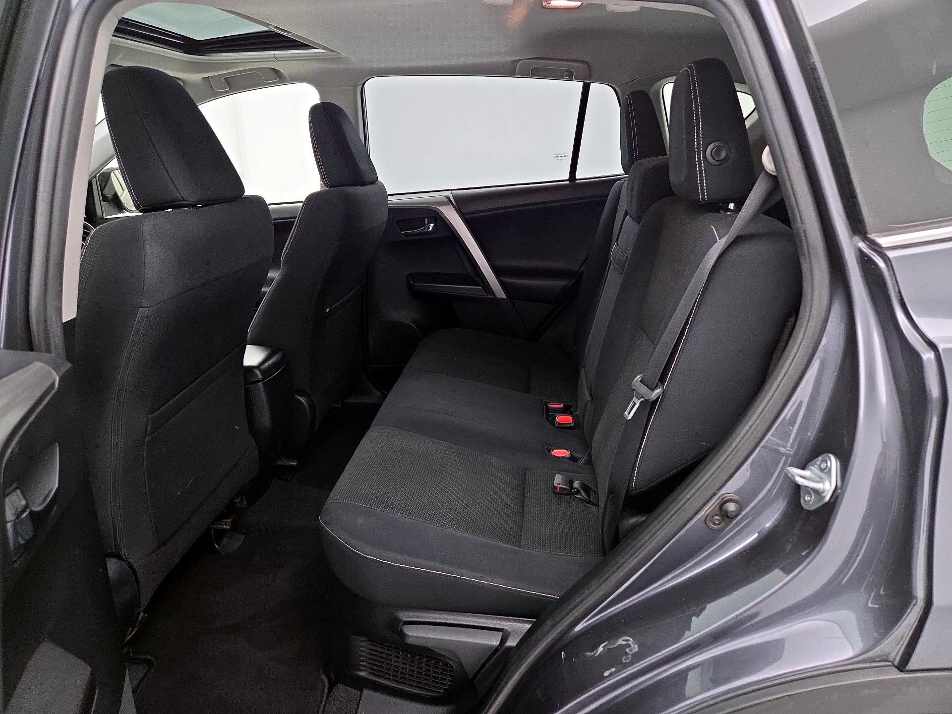 Thumbnail: 2016 Toyota RAV4 - 20