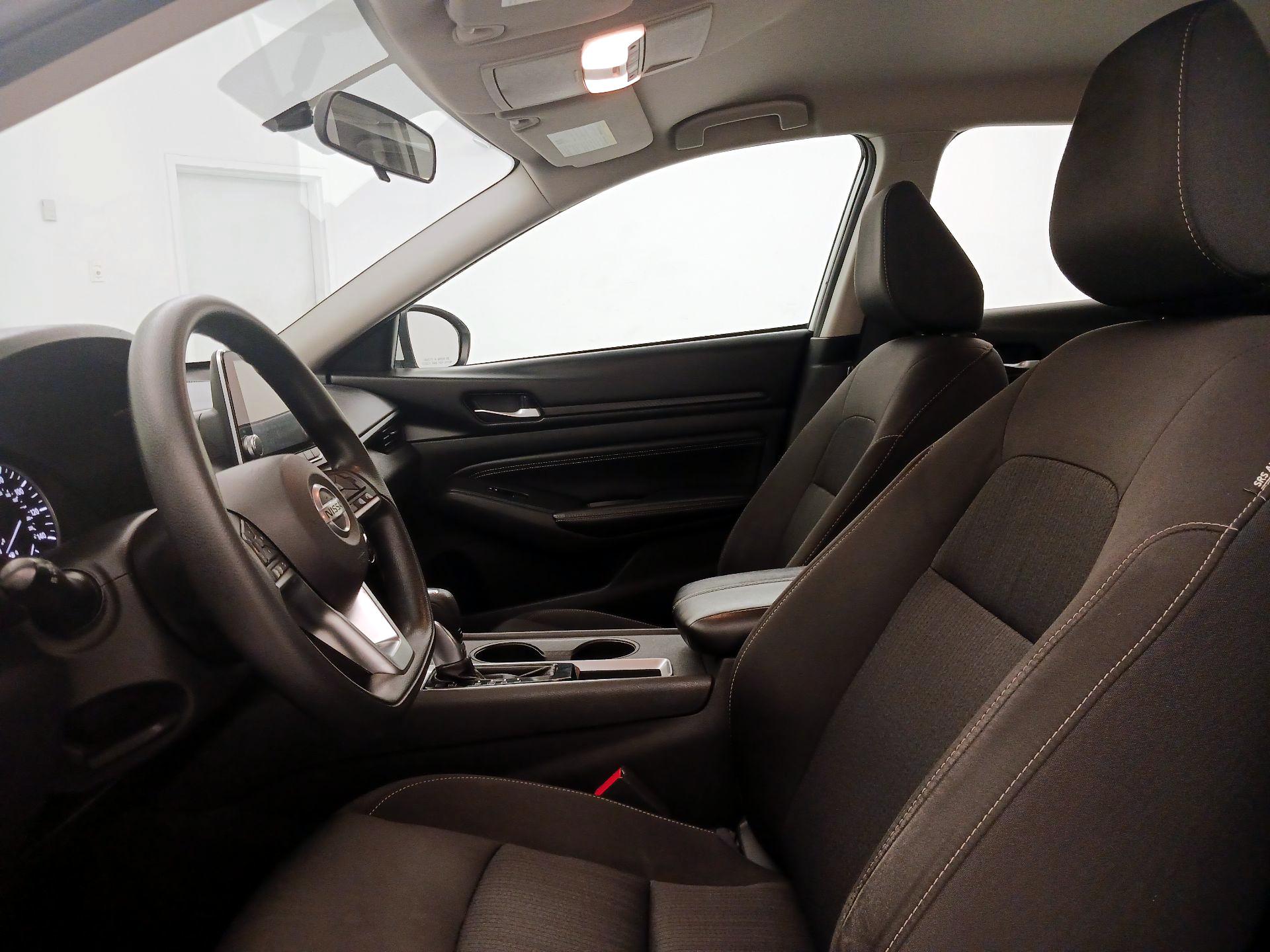Thumbnail: 2020 Nissan Altima - 11