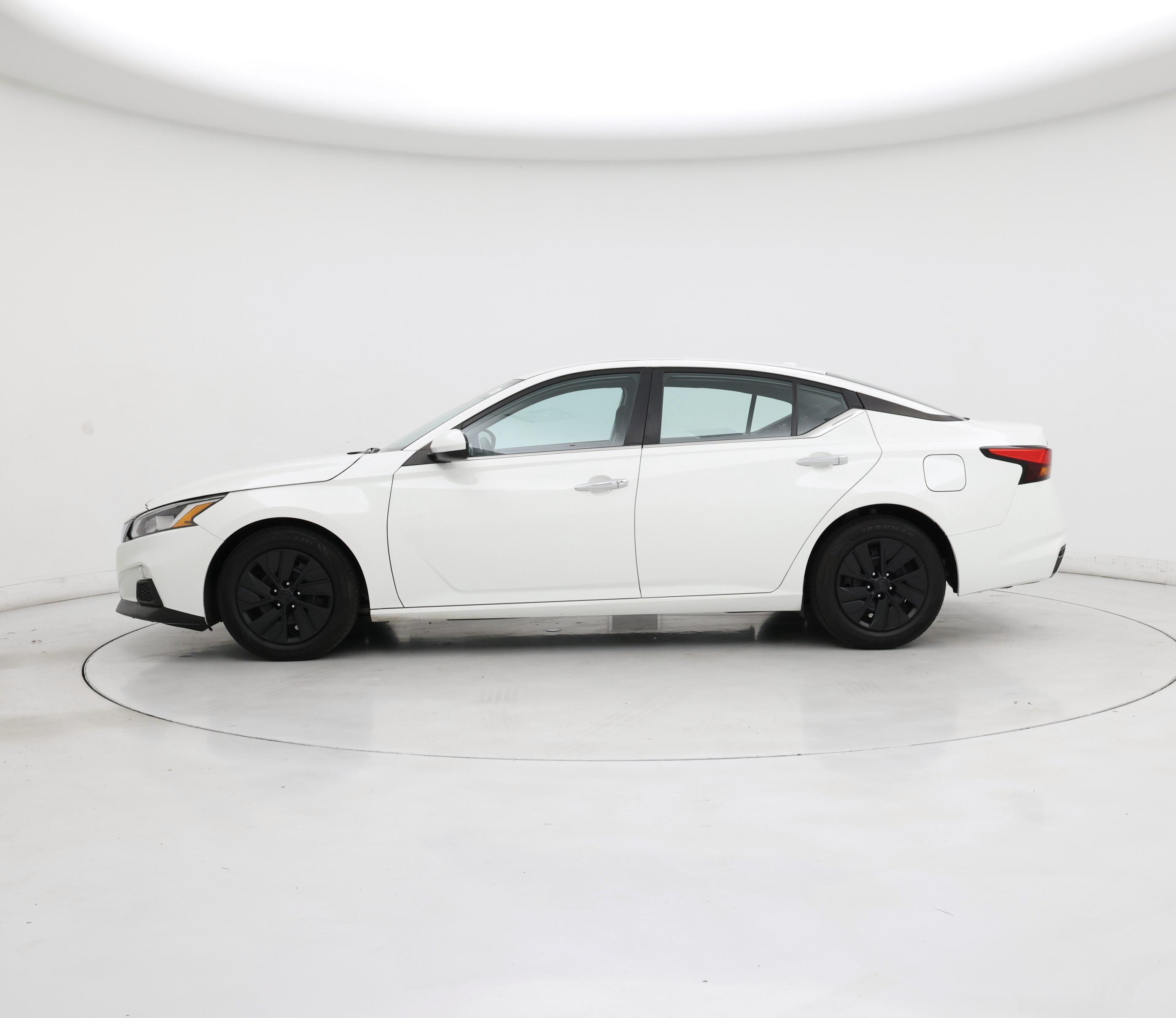 Thumbnail: 2020 Nissan Altima - 3