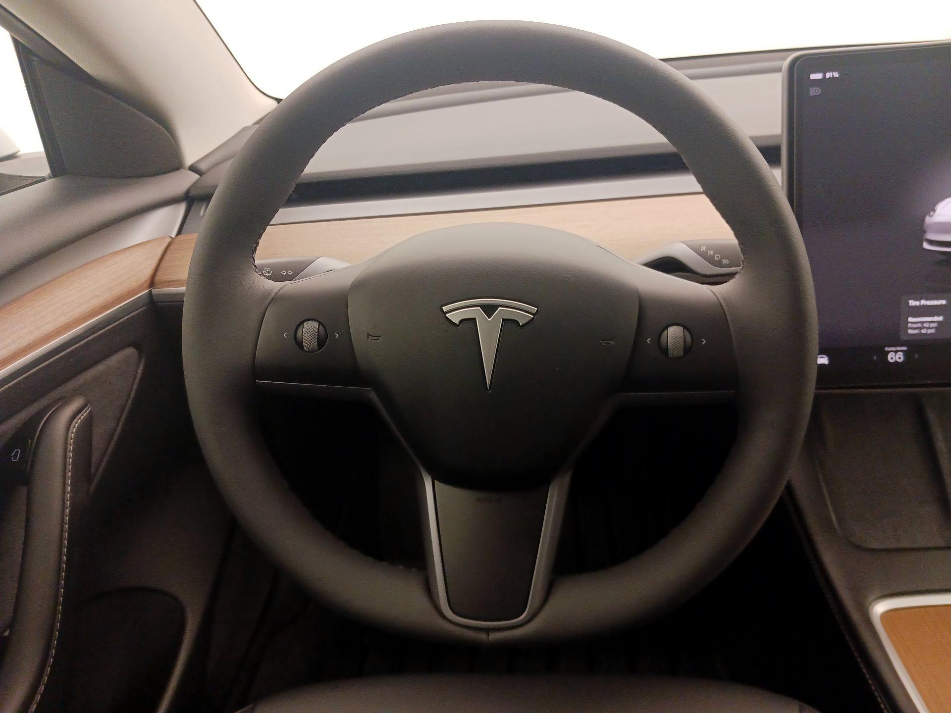 Thumbnail: 2023 Tesla Model 3 - 10