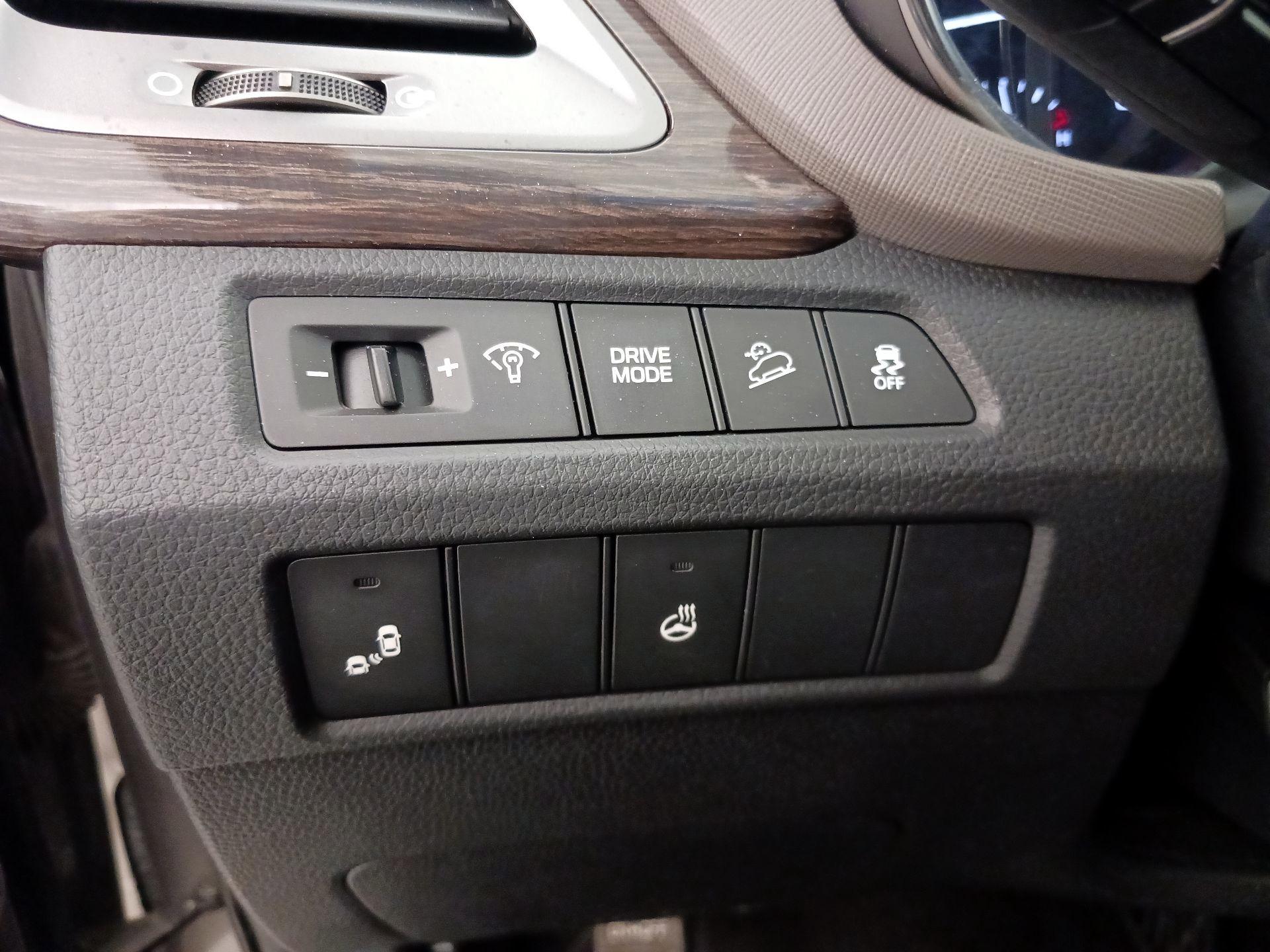 Thumbnail: 2017 Hyundai Santa Fe - 13