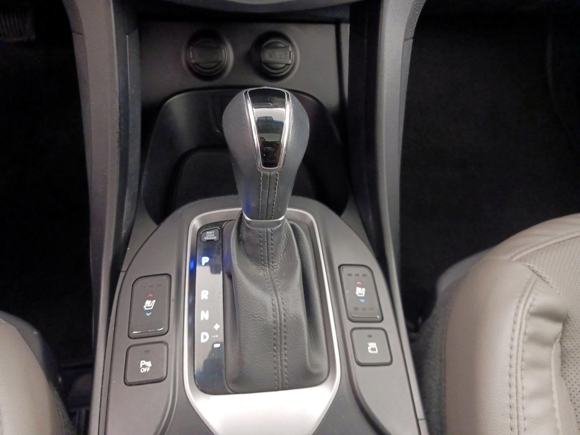 Thumbnail: 2017 Hyundai Santa Fe - 18