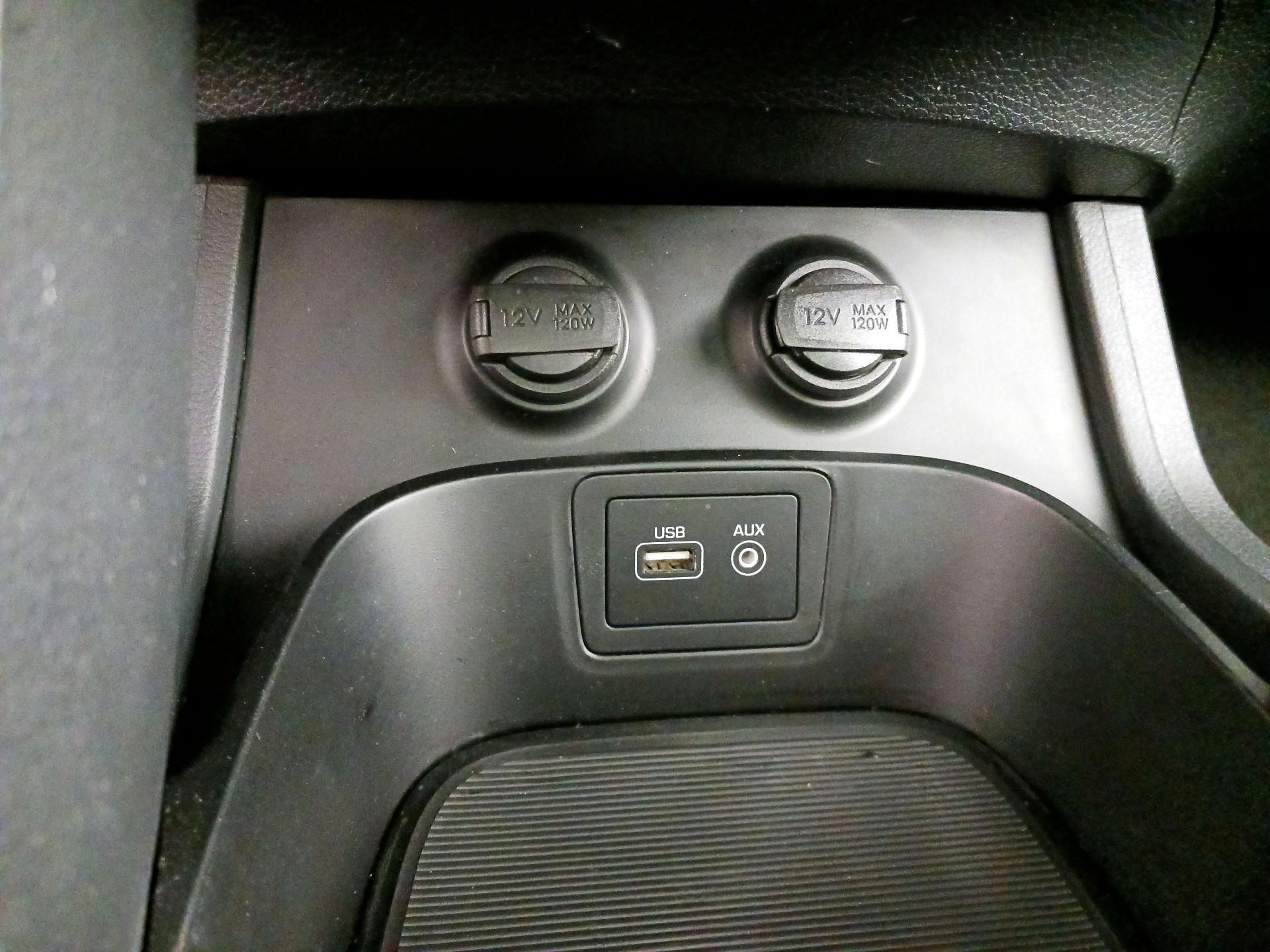 Thumbnail: 2017 Hyundai Santa Fe - 19