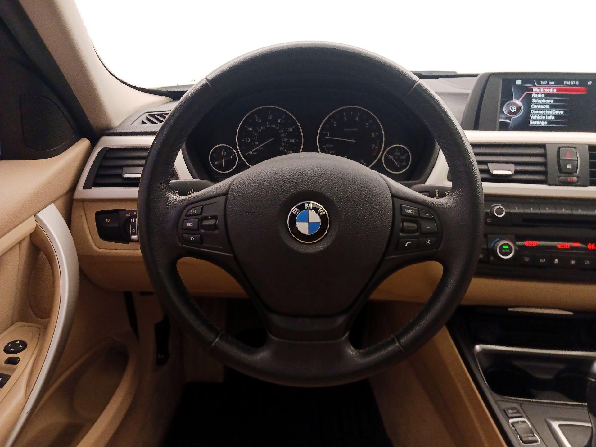 Thumbnail: 2015 BMW 3 Series - 10