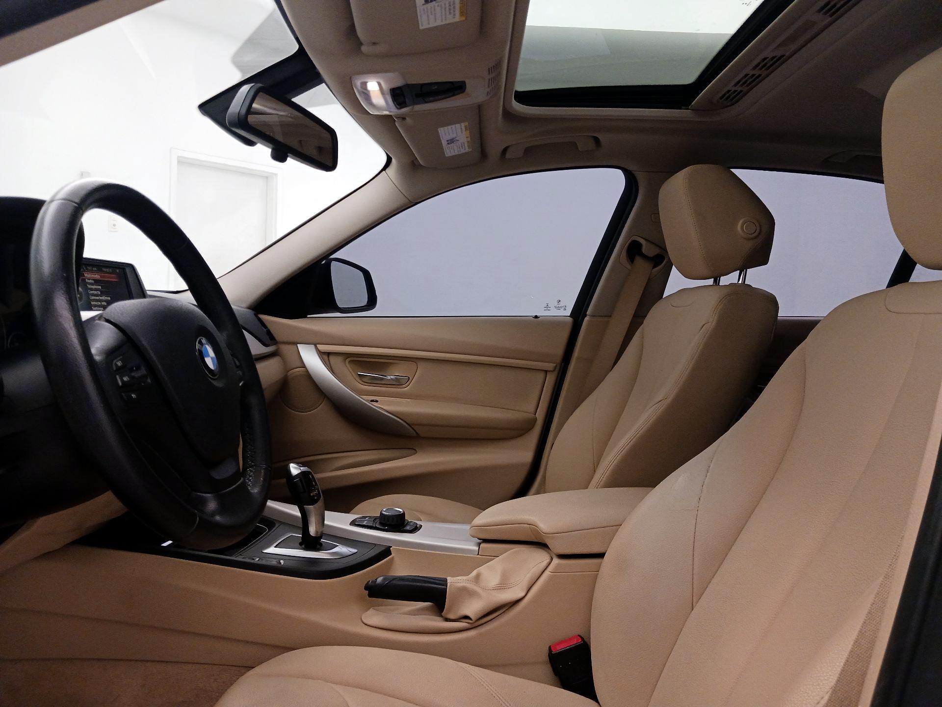 Thumbnail: 2015 BMW 3 Series - 11