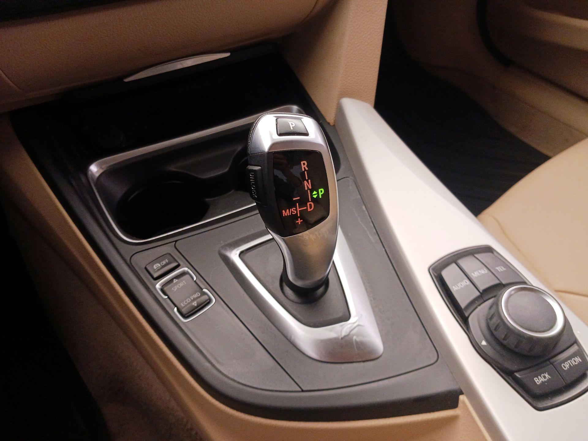 Thumbnail: 2015 BMW 3 Series - 16