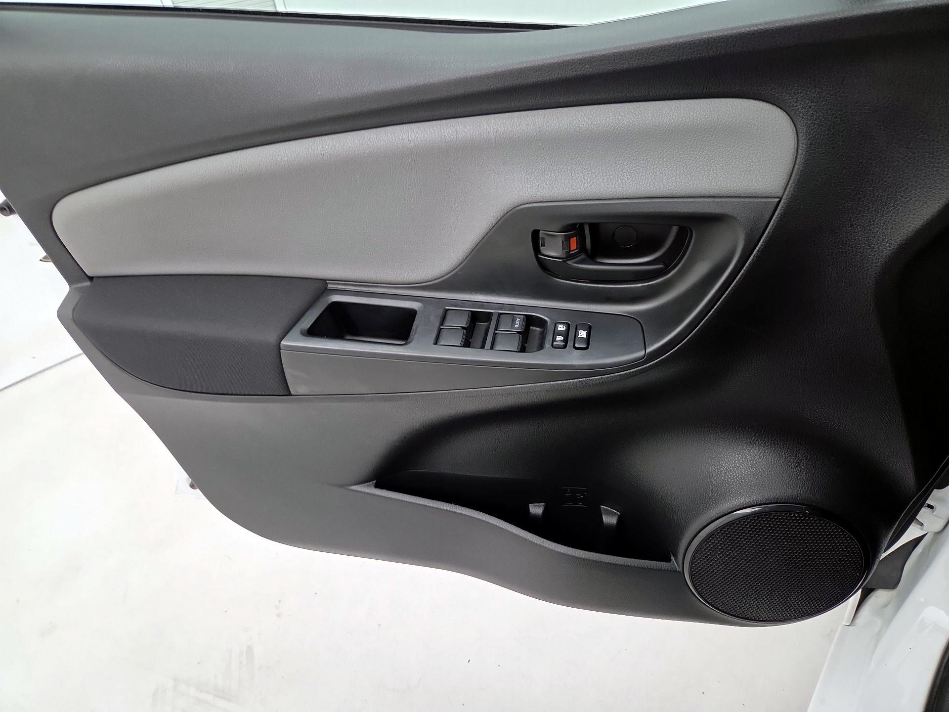 Thumbnail: 2017 Toyota Yaris - 12