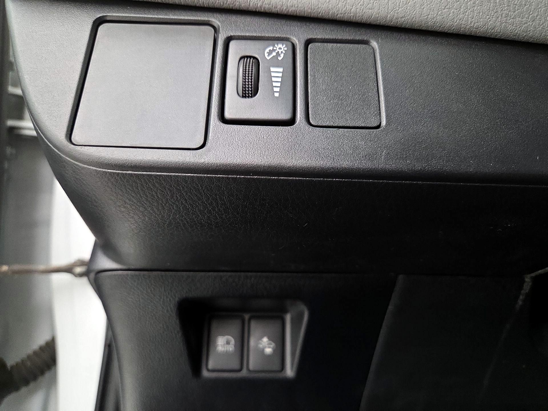 Thumbnail: 2017 Toyota Yaris - 13