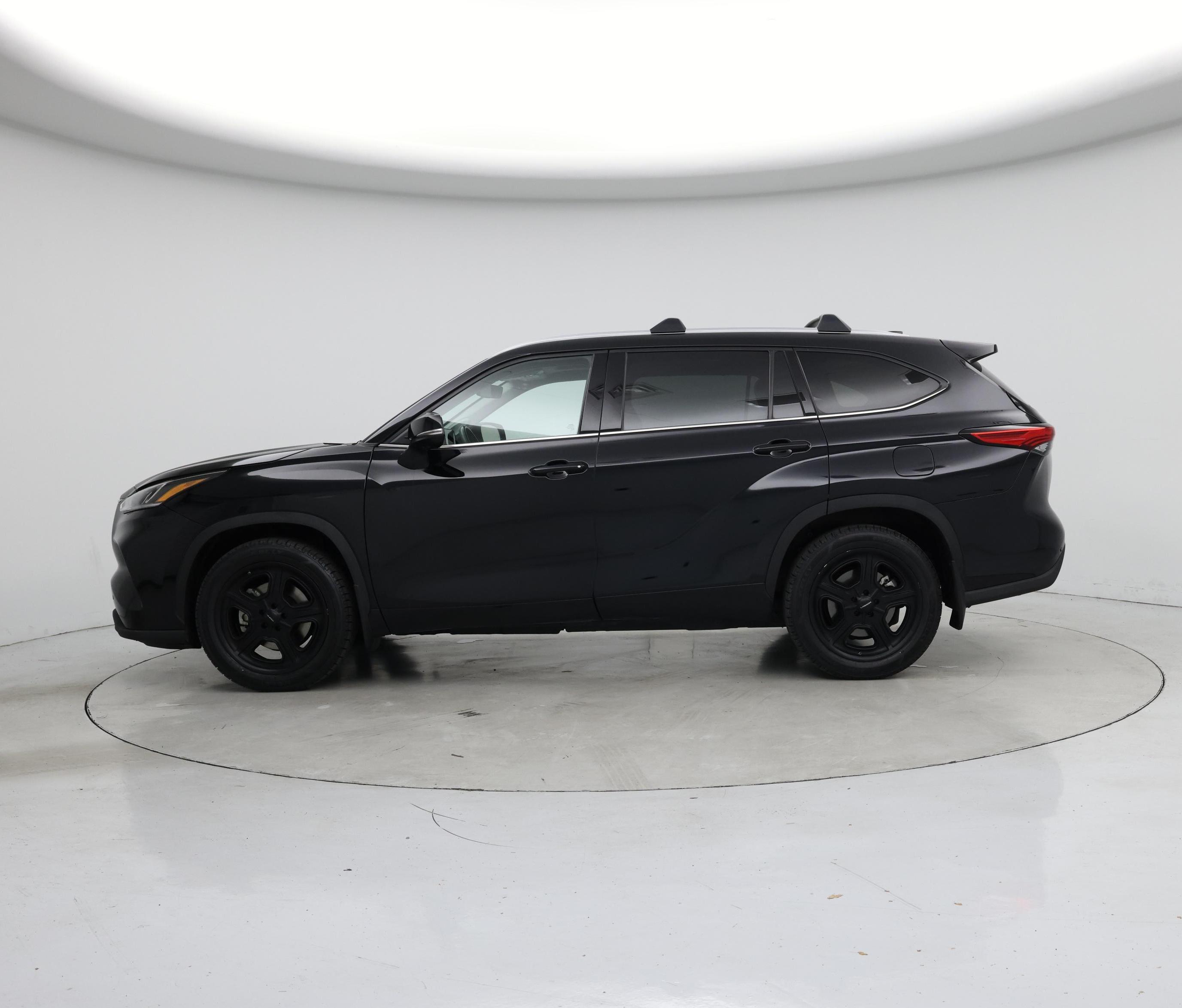 Thumbnail: 2022 Toyota Highlander - 3