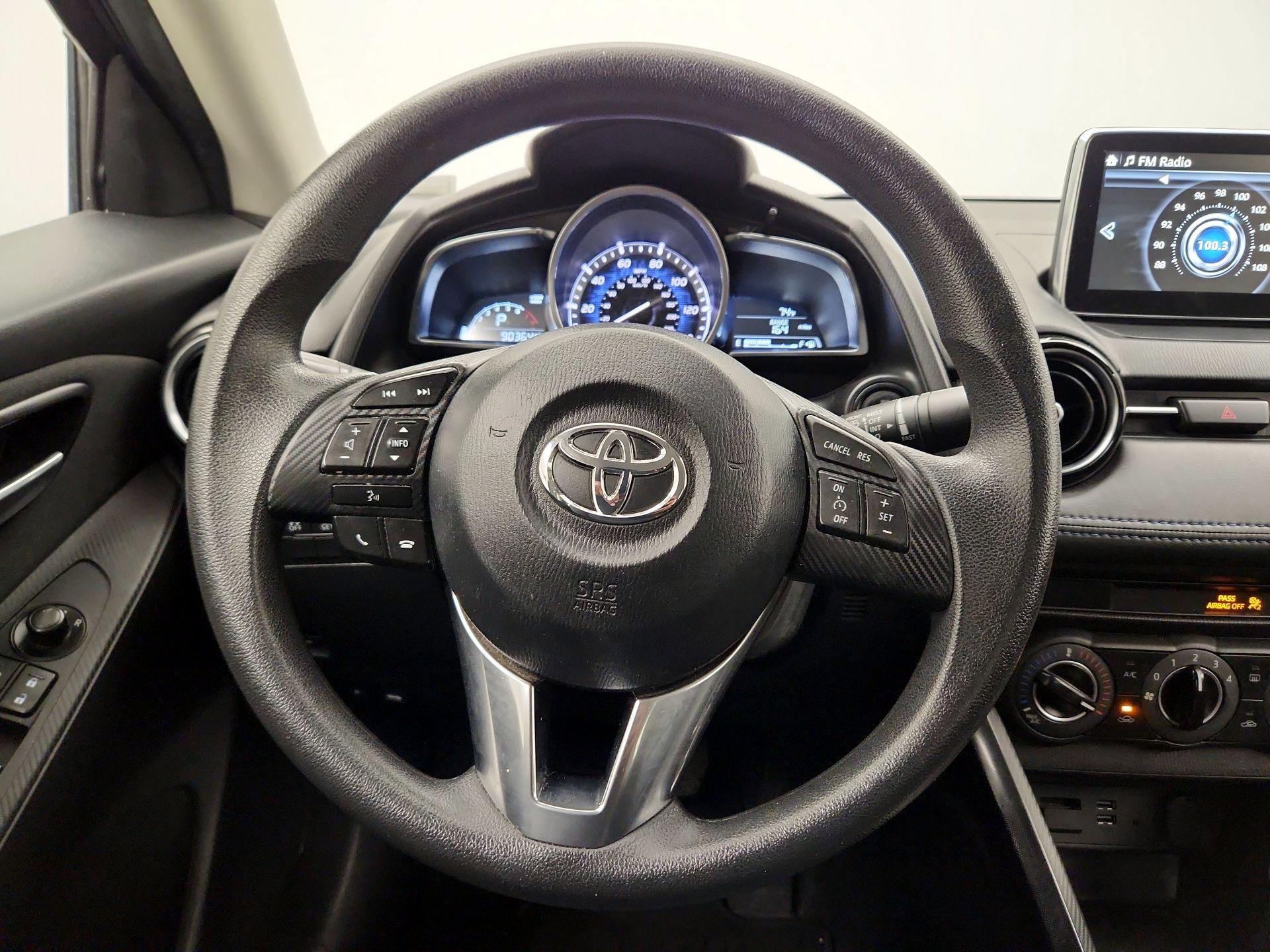 Thumbnail: 2017 Toyota Yaris iA - 10