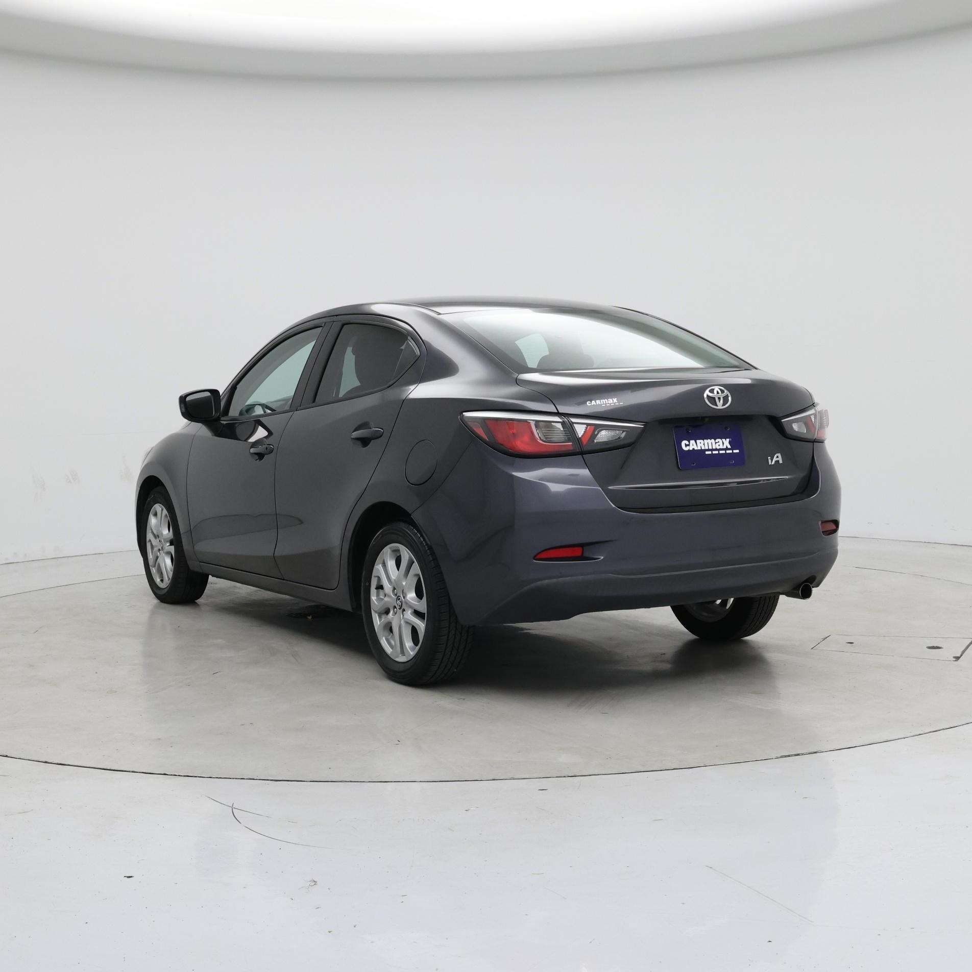 Thumbnail: 2017 Toyota Yaris iA - 2