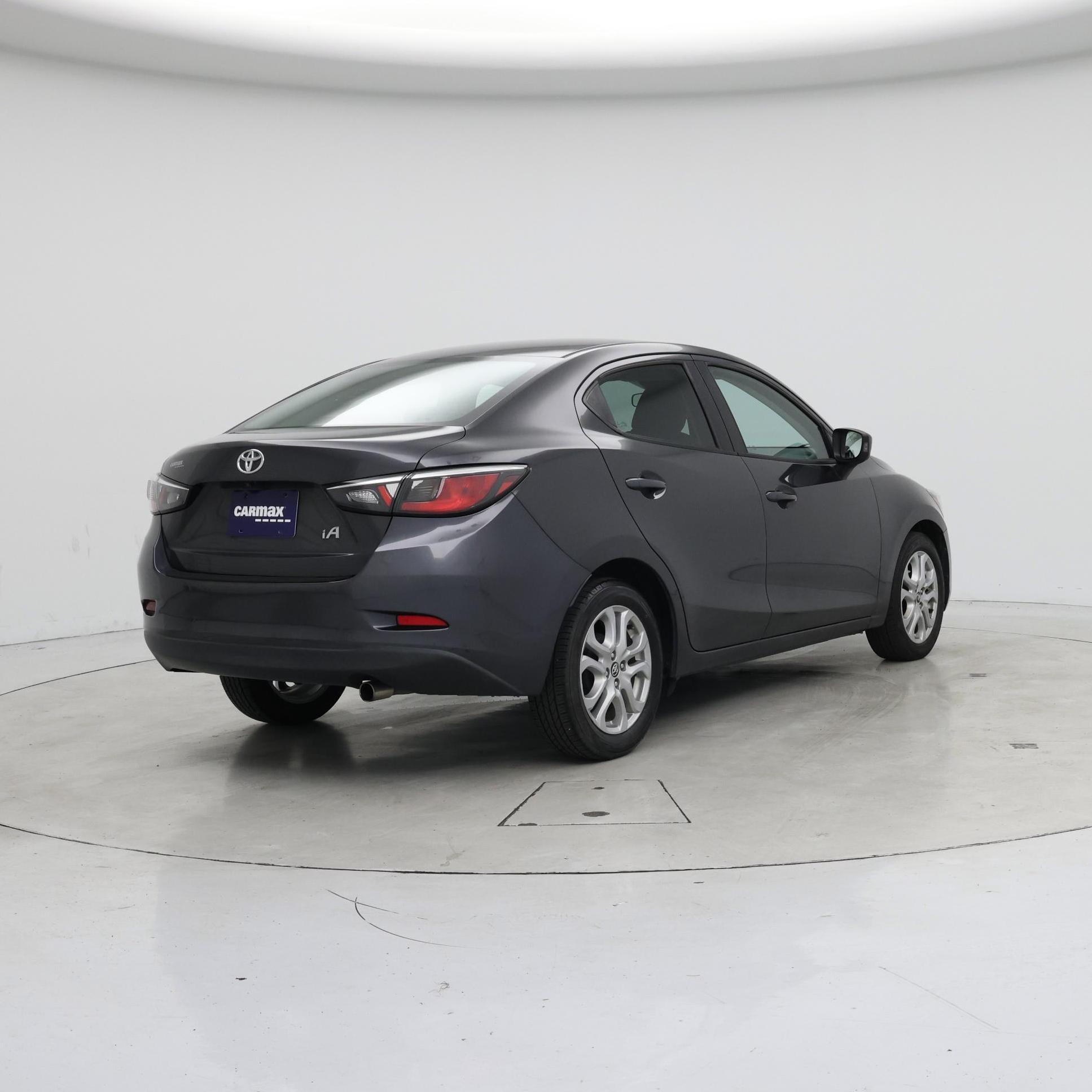 Thumbnail: 2017 Toyota Yaris iA - 8
