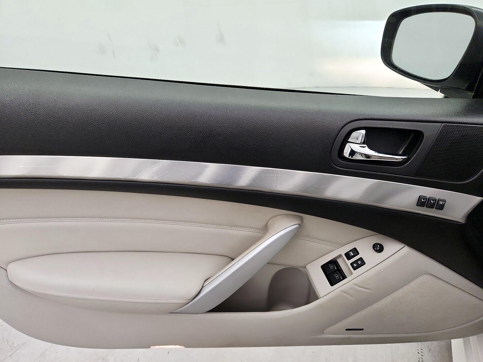 Thumbnail: 2014 INFINITI Q60 - 12