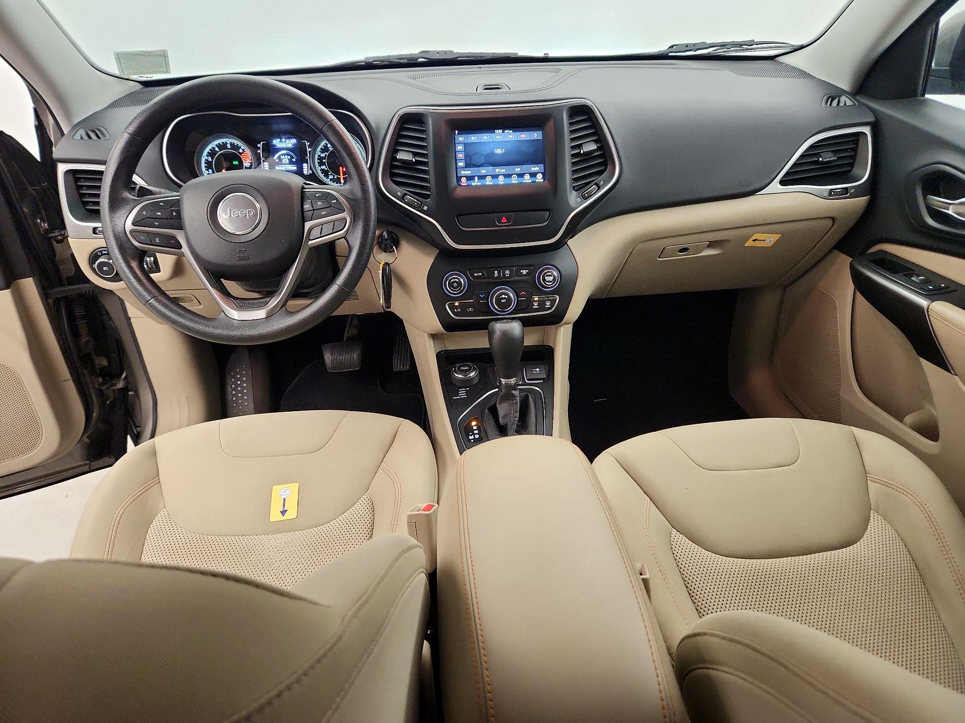 Thumbnail: 2019 Jeep Cherokee - 9
