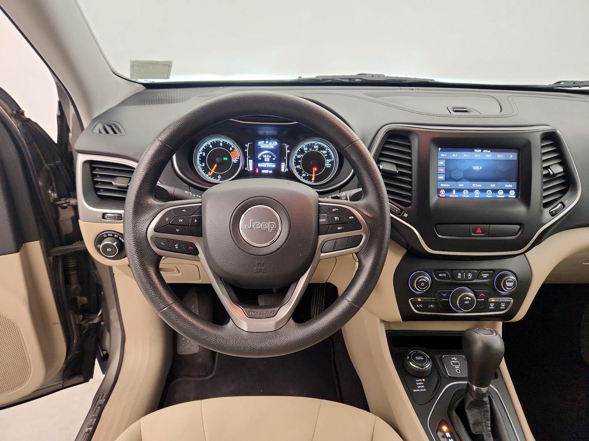 Thumbnail: 2019 Jeep Cherokee - 10