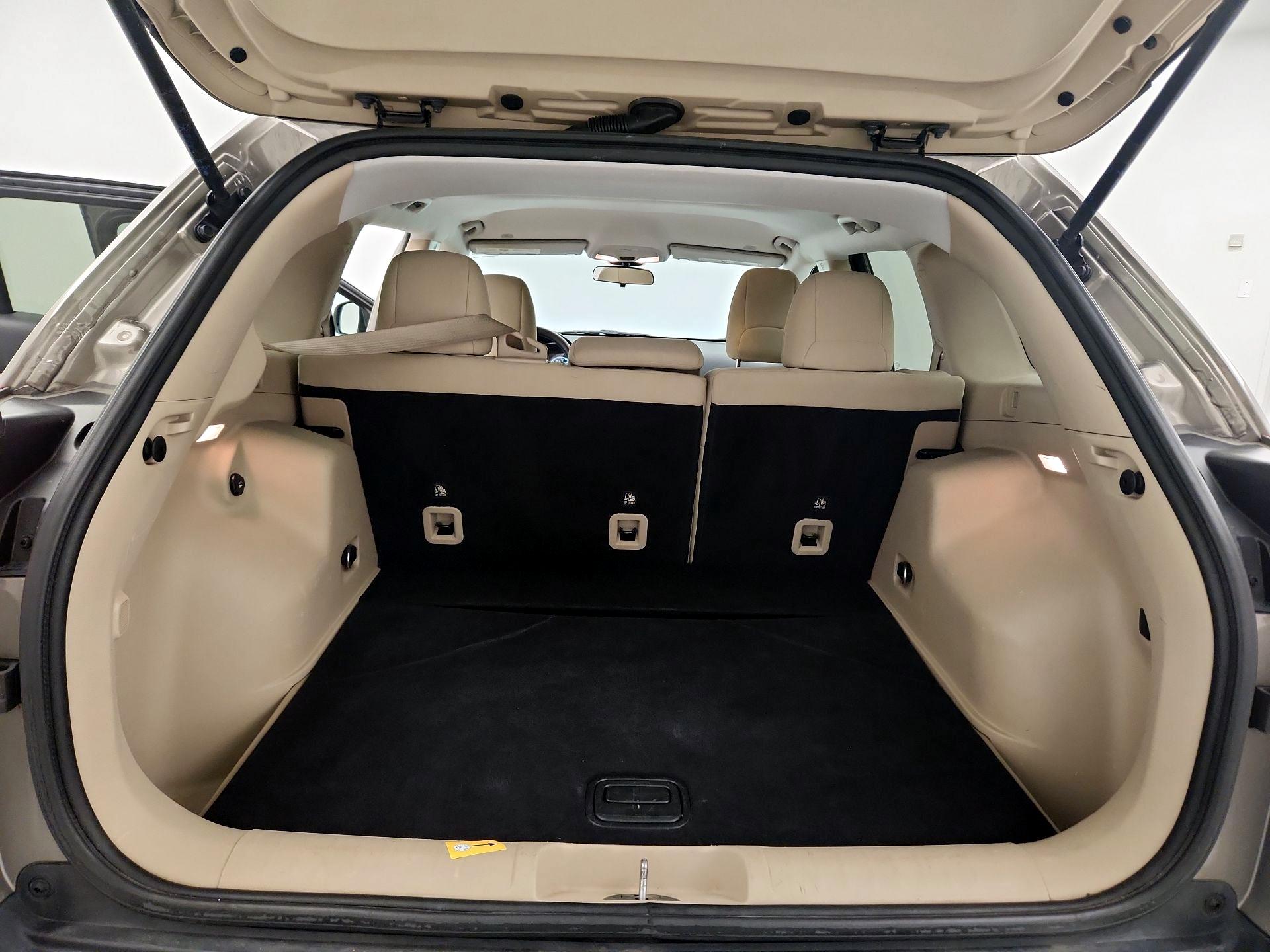 Thumbnail: 2019 Jeep Cherokee - 20