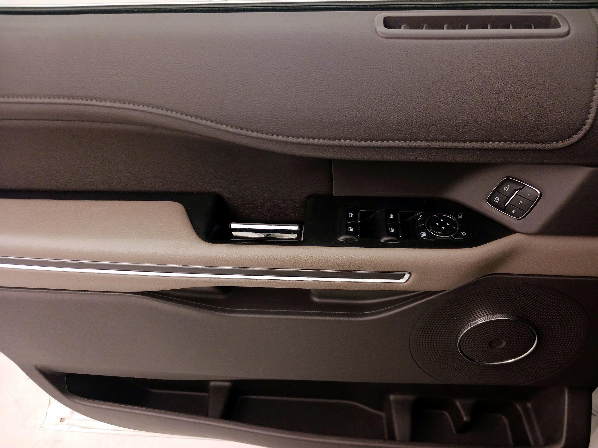 Thumbnail: 2021 Ford Expedition - 12