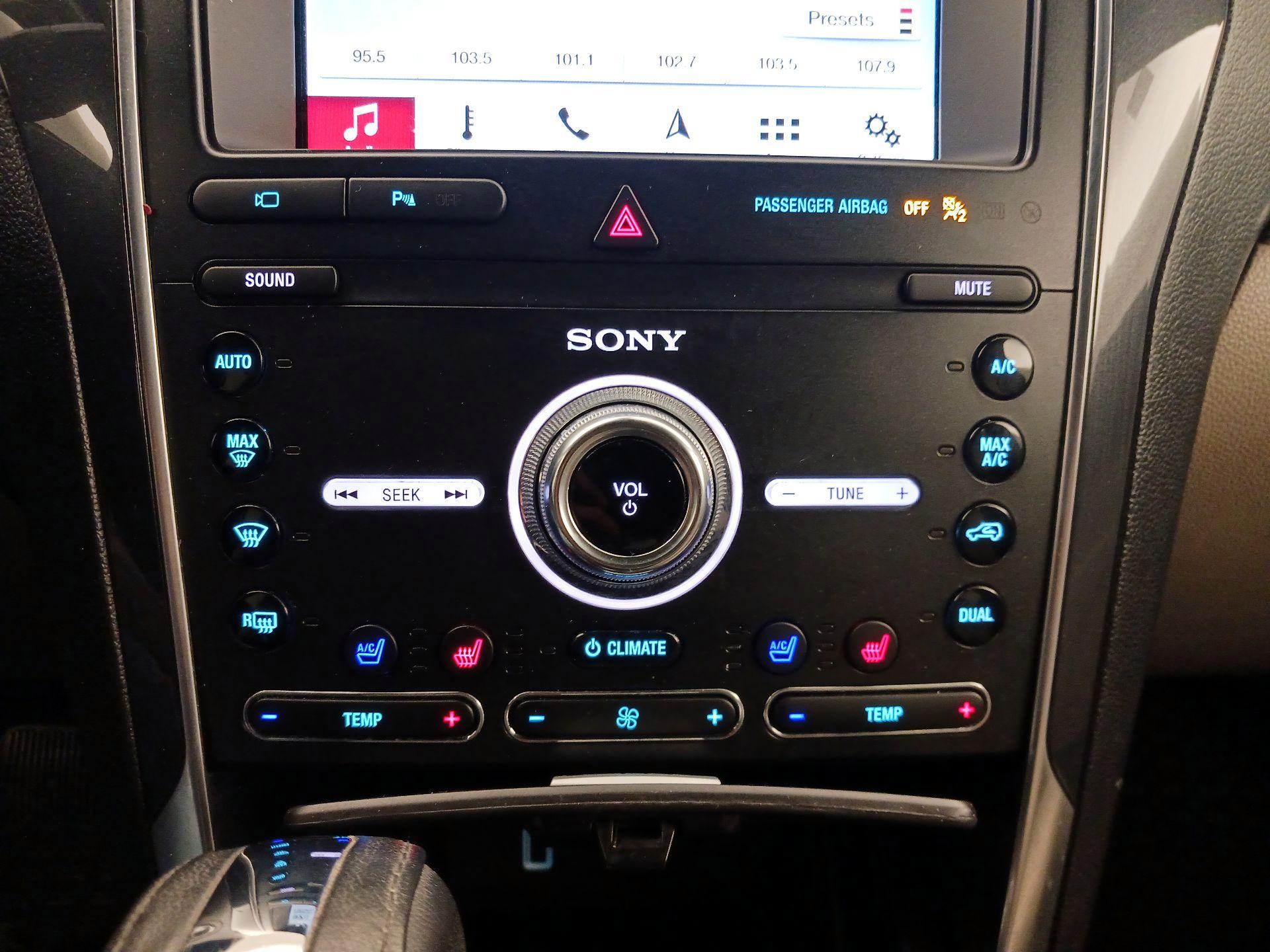 Thumbnail: 2019 Ford Explorer - 17