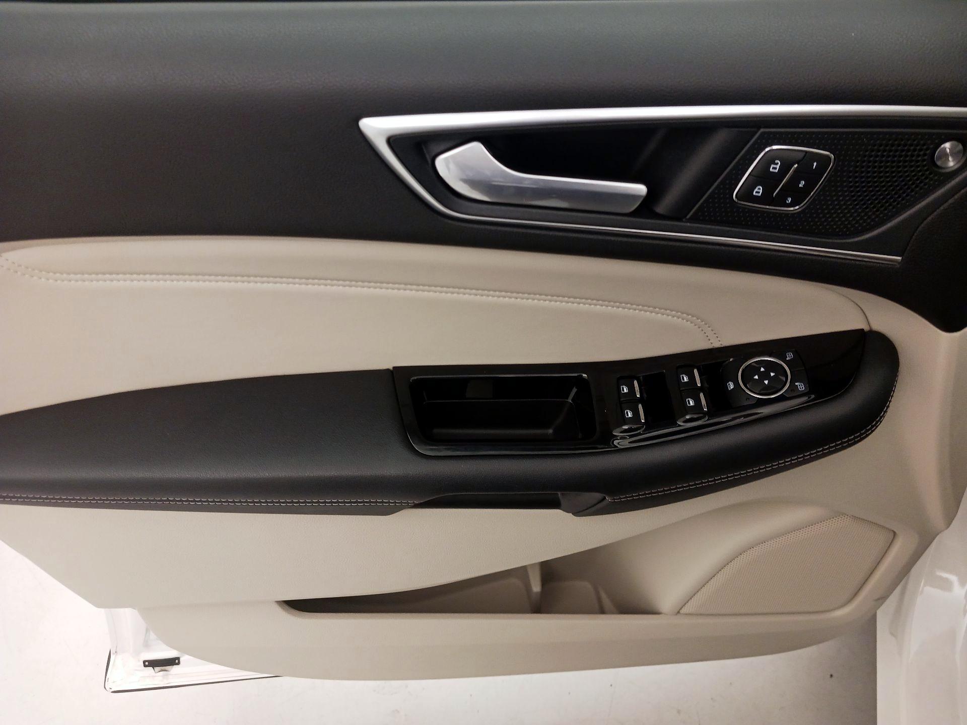 Thumbnail: 2019 Ford Edge - 12