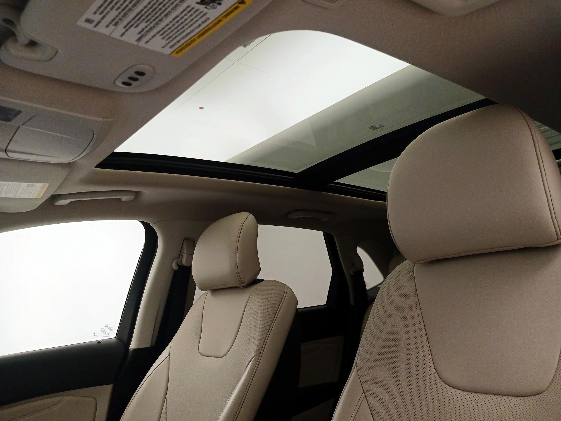 Thumbnail: 2019 Ford Edge - 20
