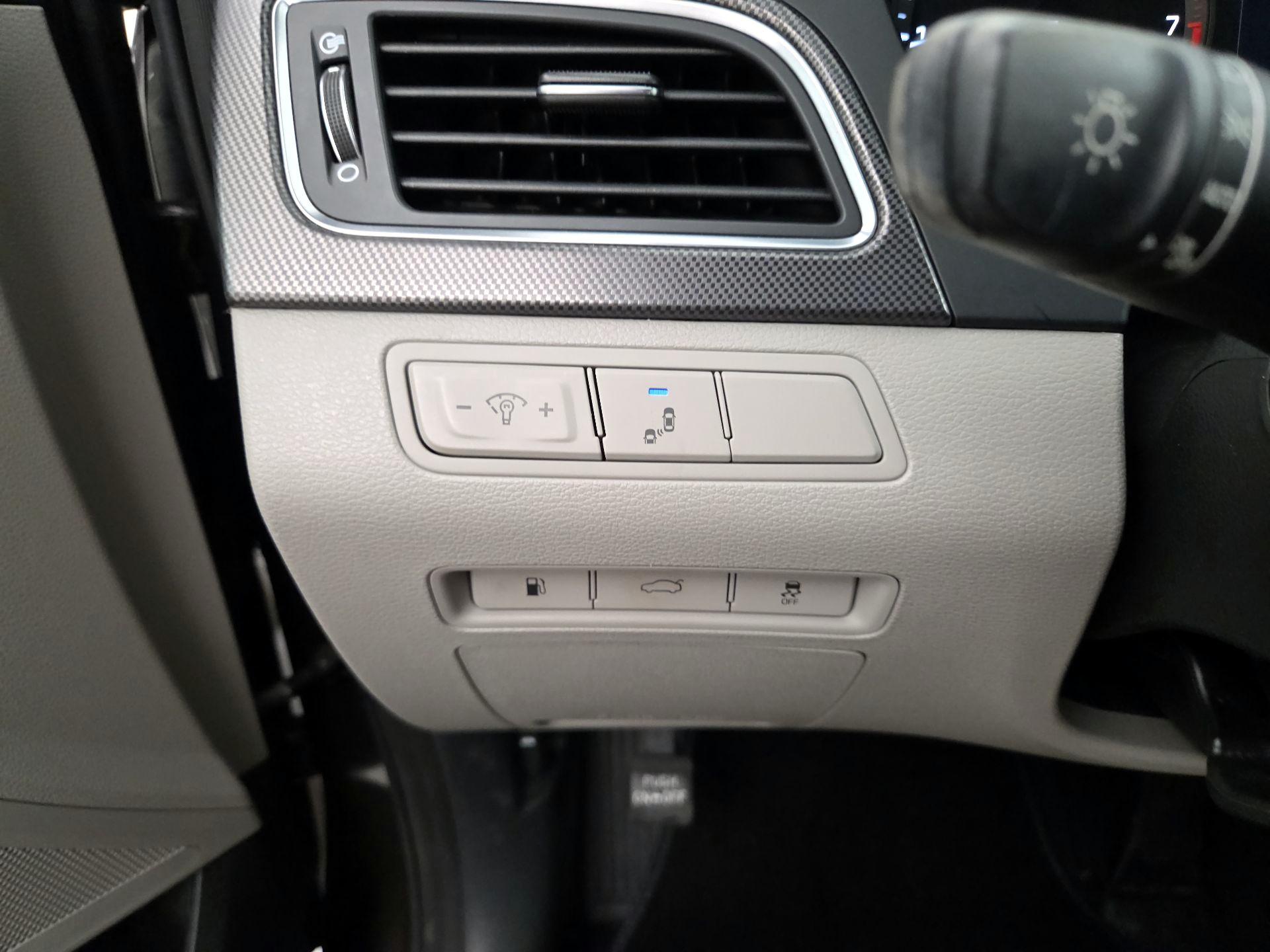 Thumbnail: 2015 Hyundai Sonata - 13