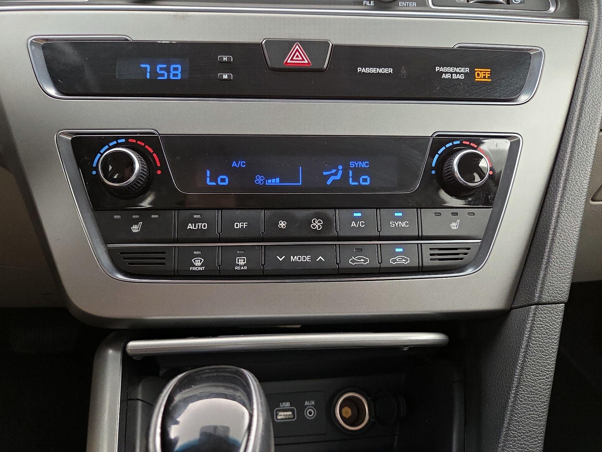 Thumbnail: 2015 Hyundai Sonata - 16