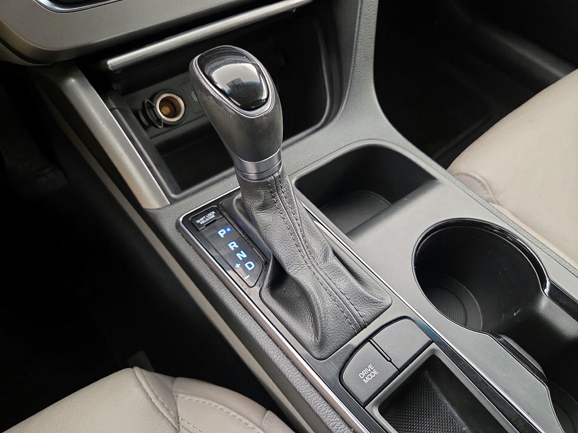 Thumbnail: 2015 Hyundai Sonata - 17