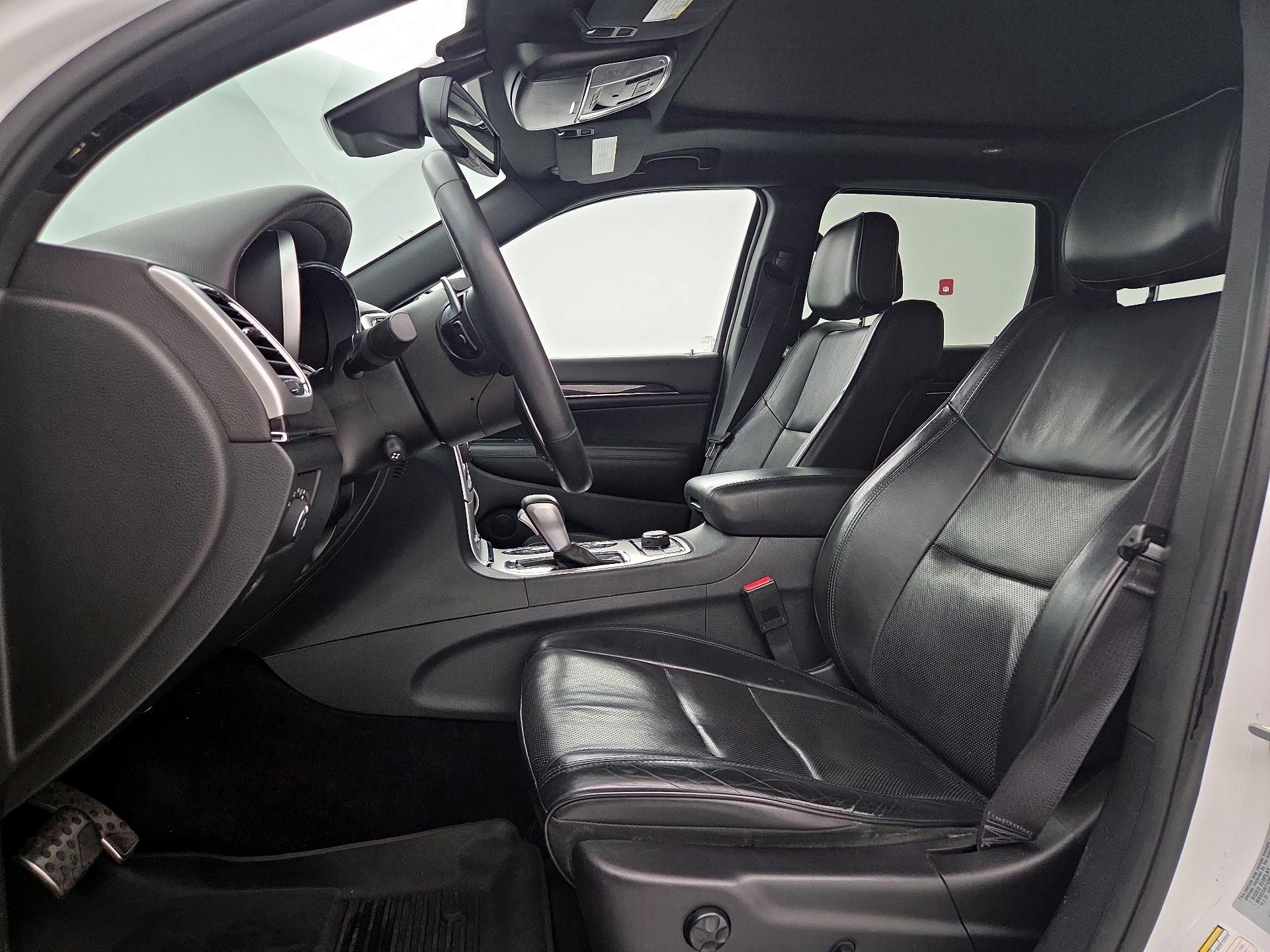 Thumbnail: 2016 Jeep Grand Cherokee - 11