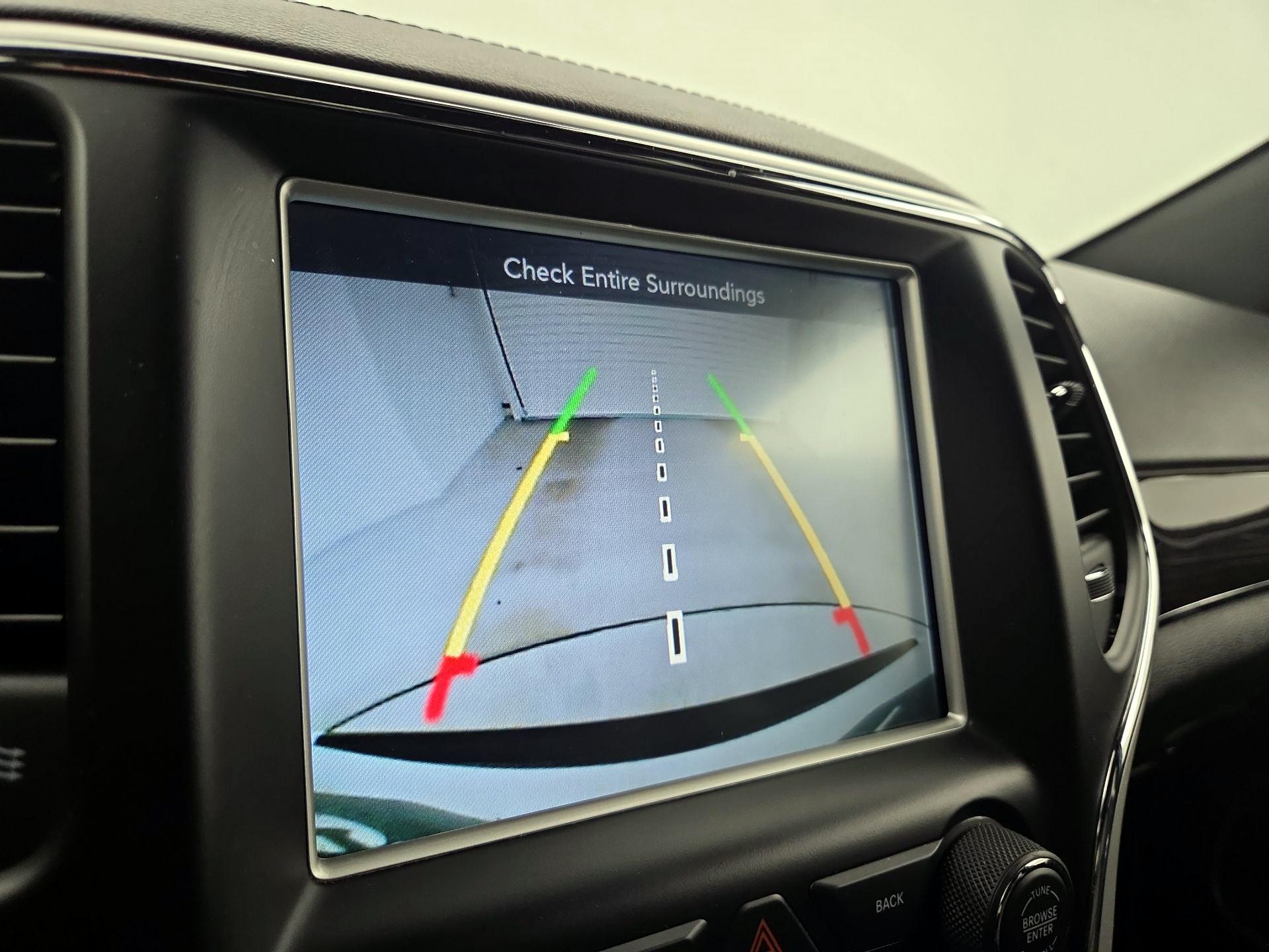 Thumbnail: 2016 Jeep Grand Cherokee - 14