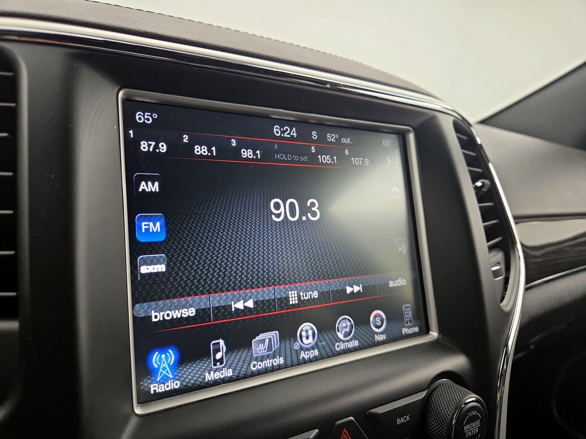 Thumbnail: 2016 Jeep Grand Cherokee - 15