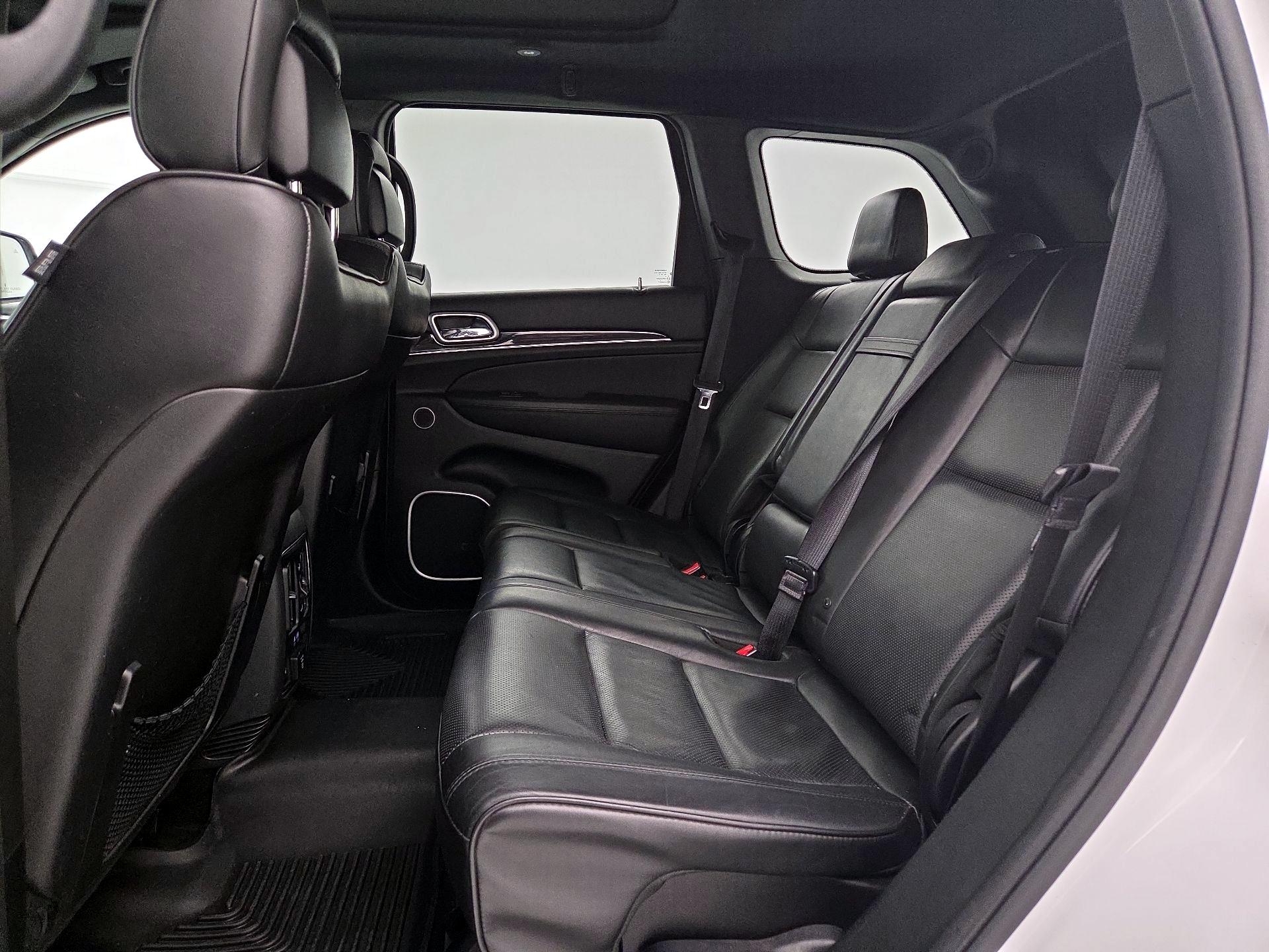 Thumbnail: 2016 Jeep Grand Cherokee - 19